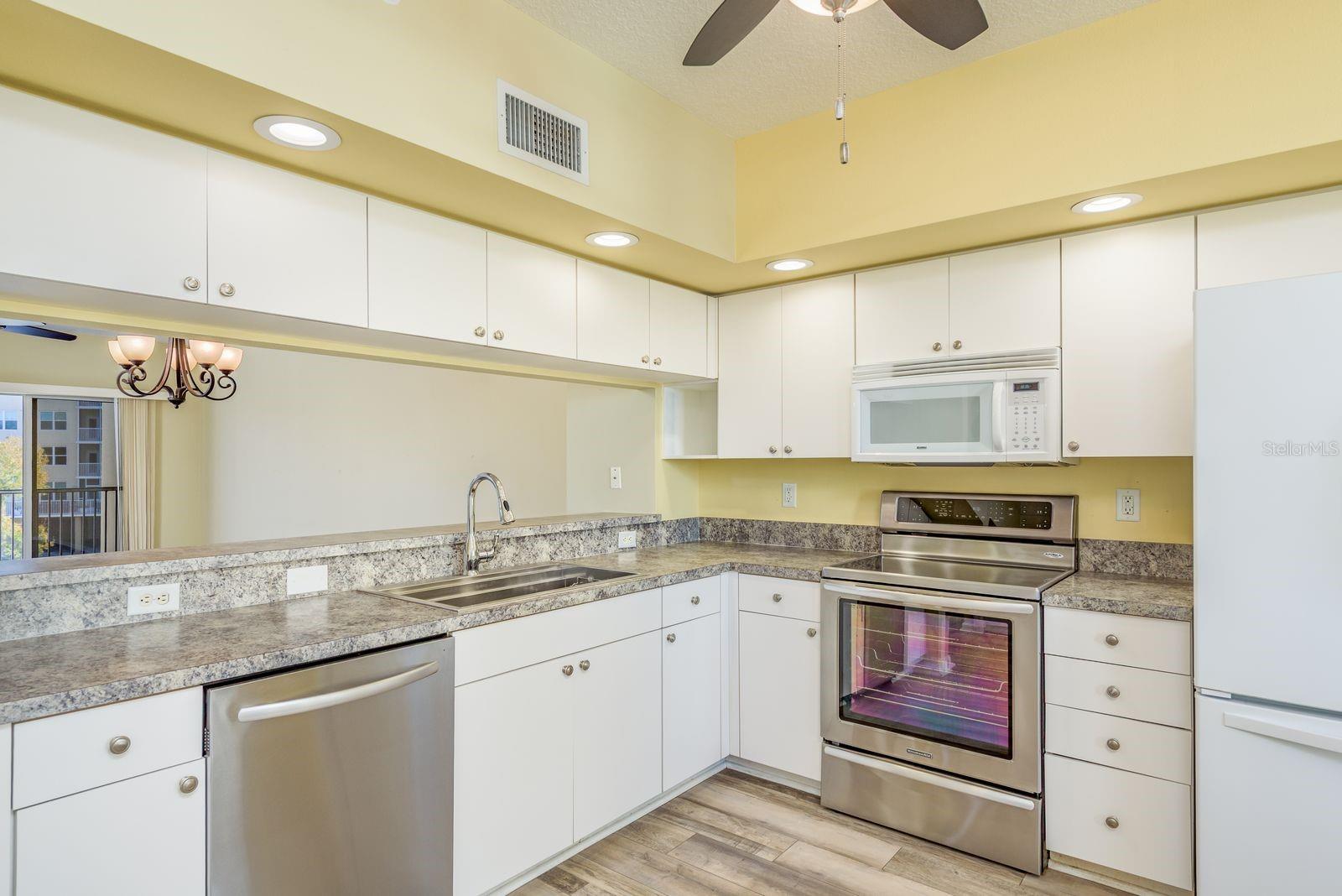 1200 Country Club Unit 4202, Largo, FL 33771