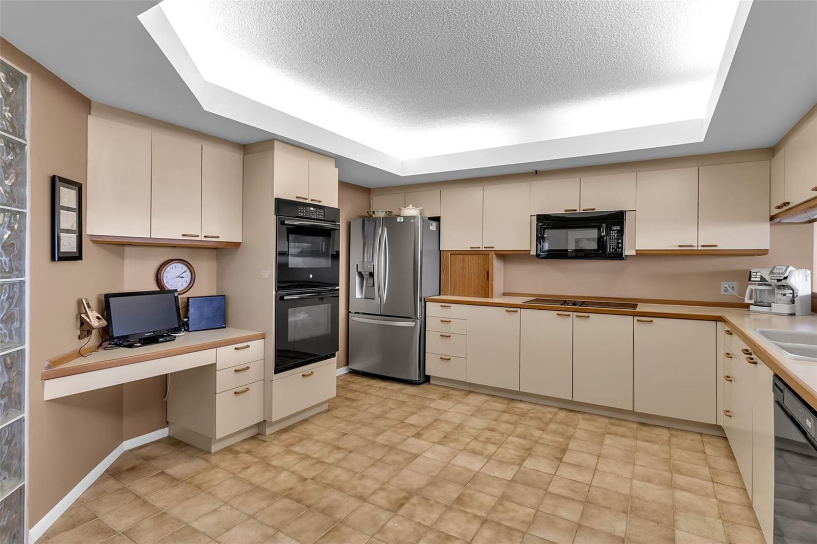 2110 Harbourside Unit 523, Longboat Key, FL 34228