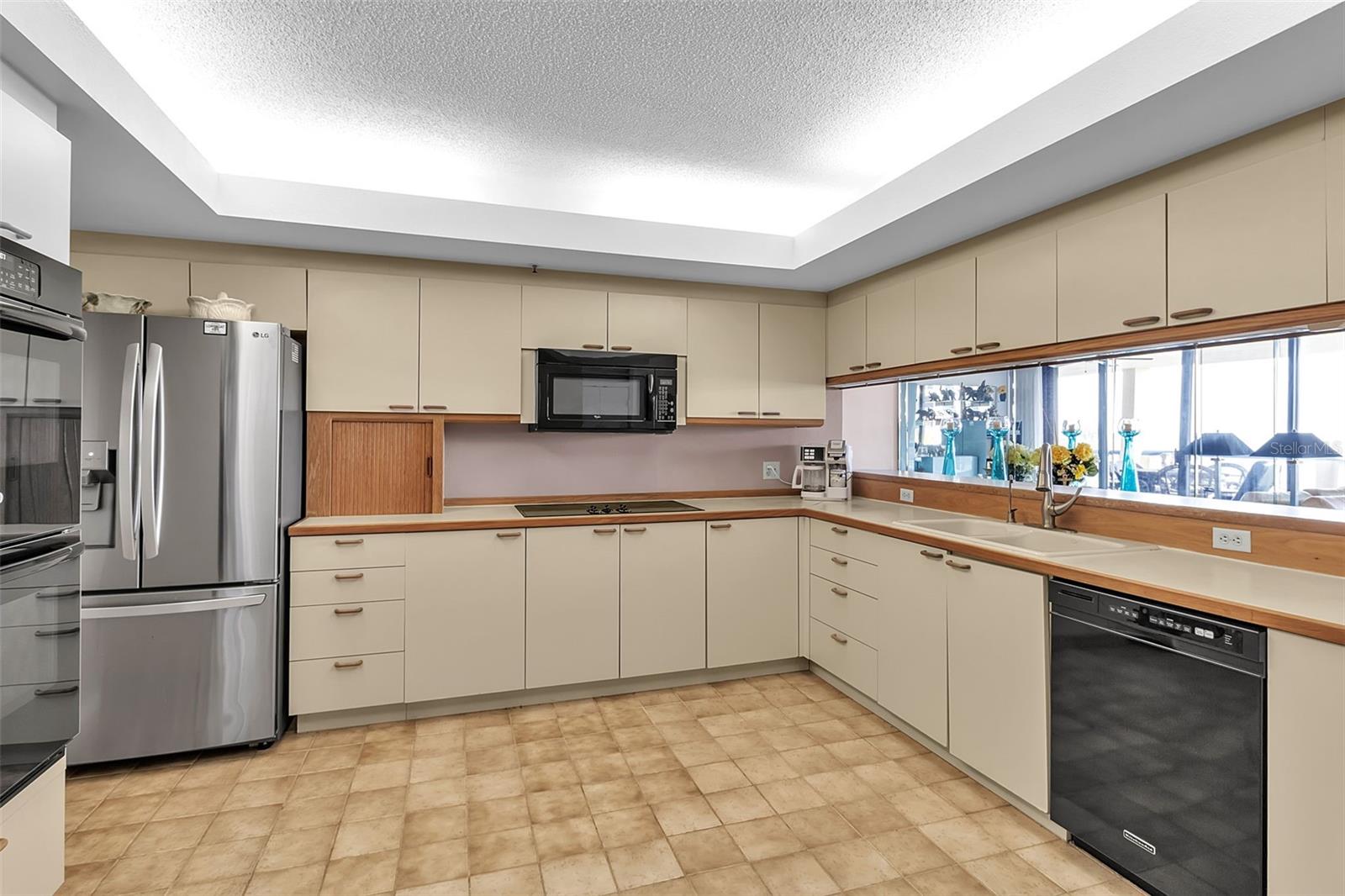 2110 Harbourside Unit 523, Longboat Key, FL 34228
