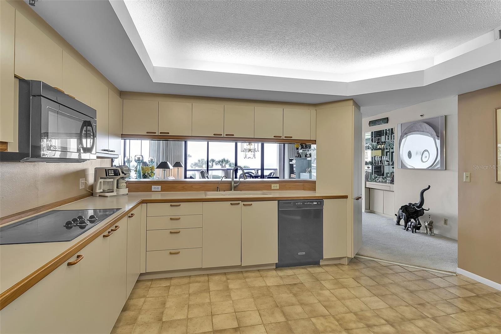 2110 Harbourside Unit 523, Longboat Key, FL 34228
