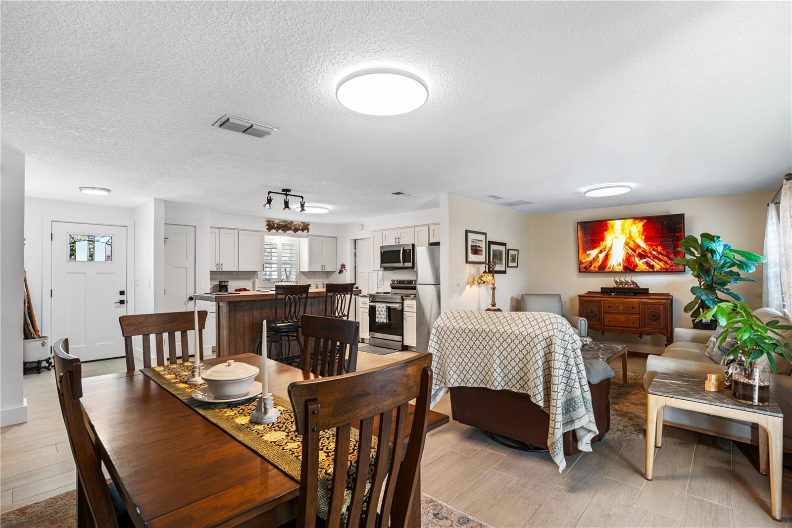 2005 Oriole, South Daytona, FL 32119