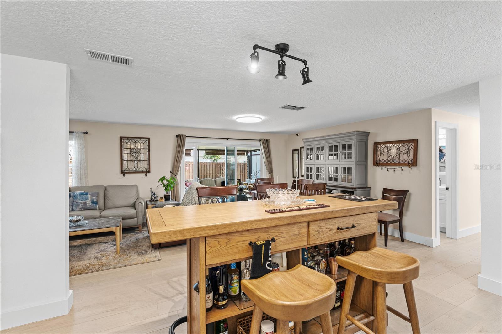 2005 Oriole, South Daytona, FL 32119