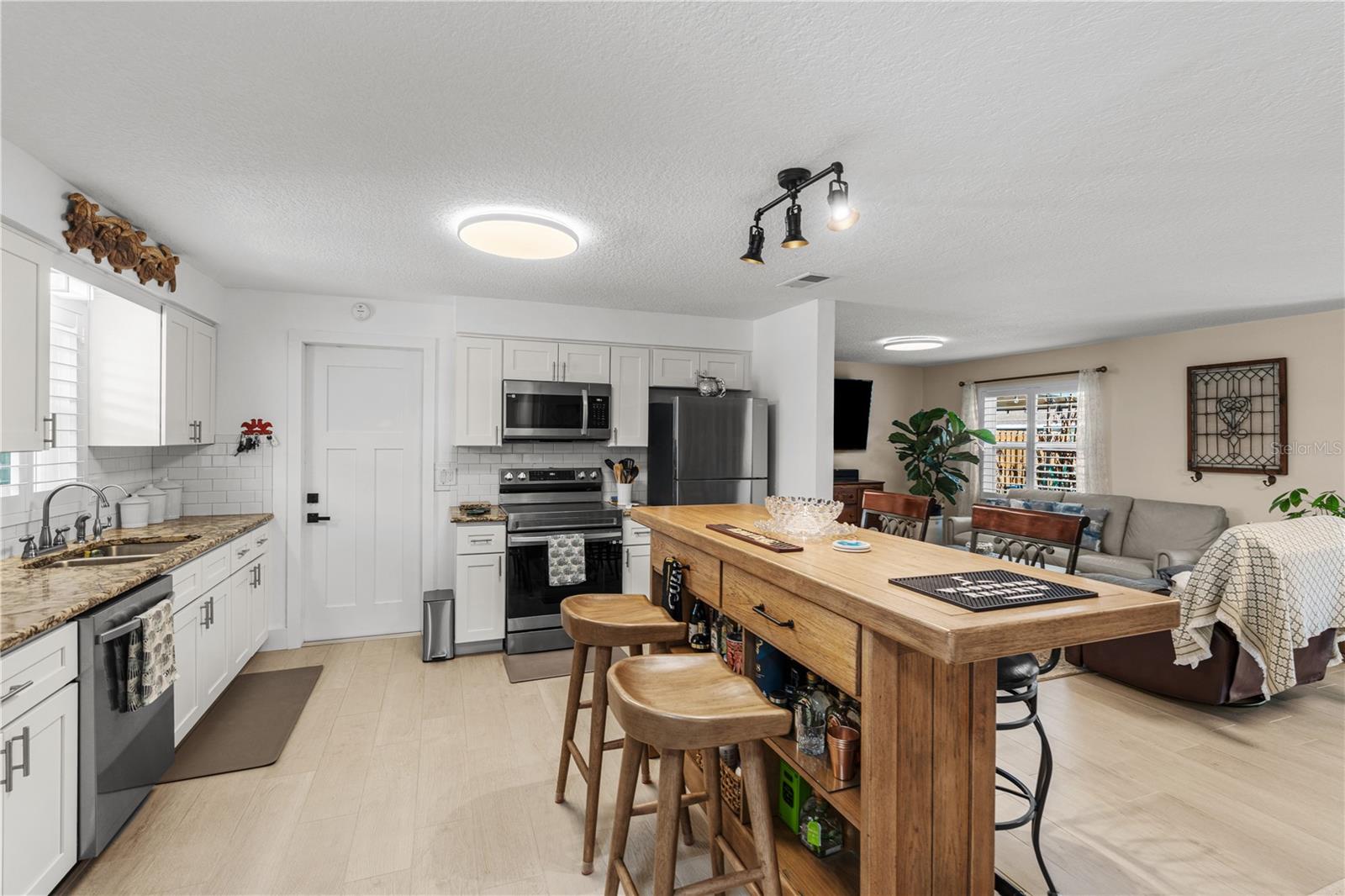 2005 Oriole, South Daytona, FL 32119