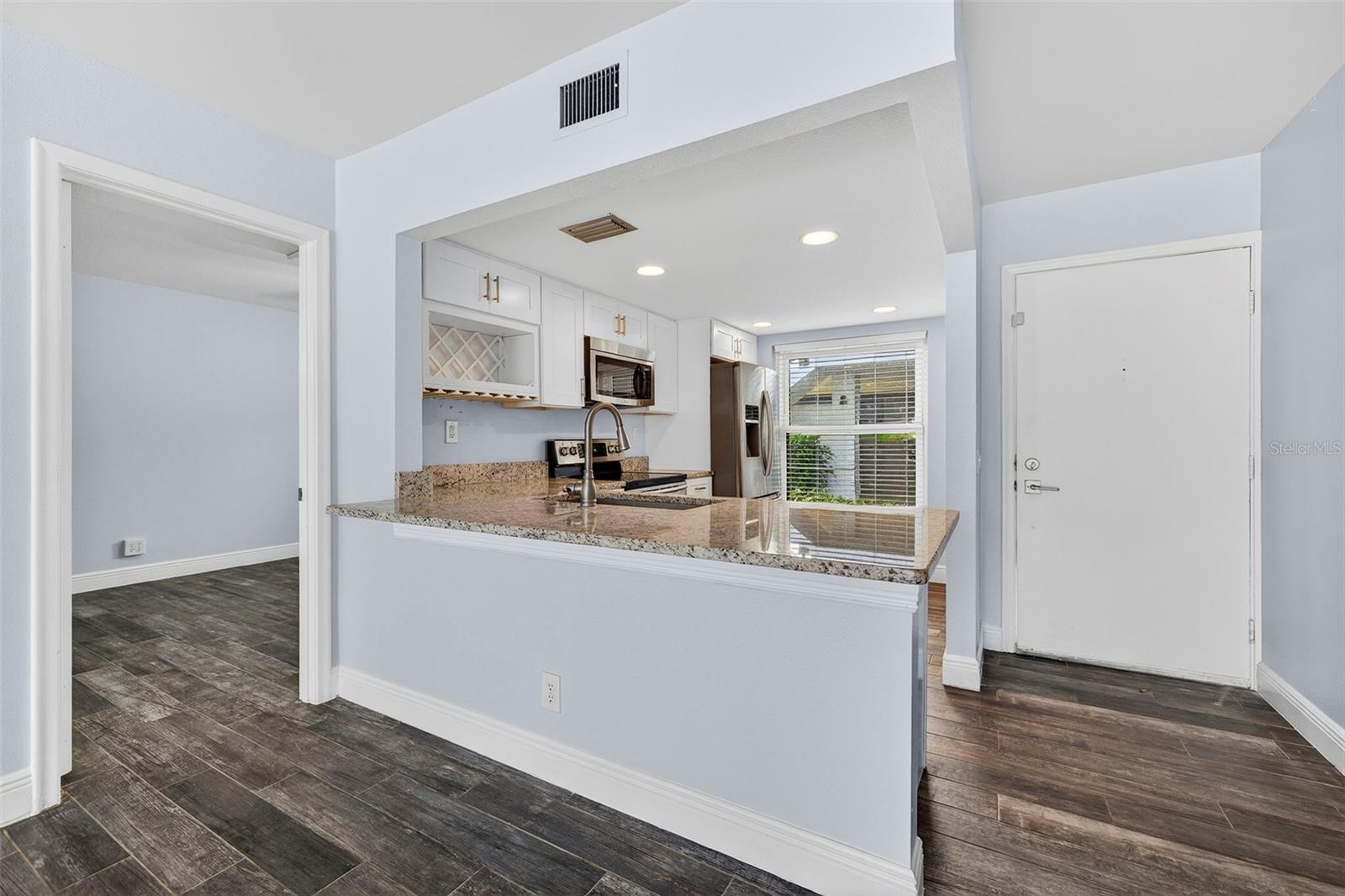 6210 Sun Unit 112, St Petersburg, FL 33715
