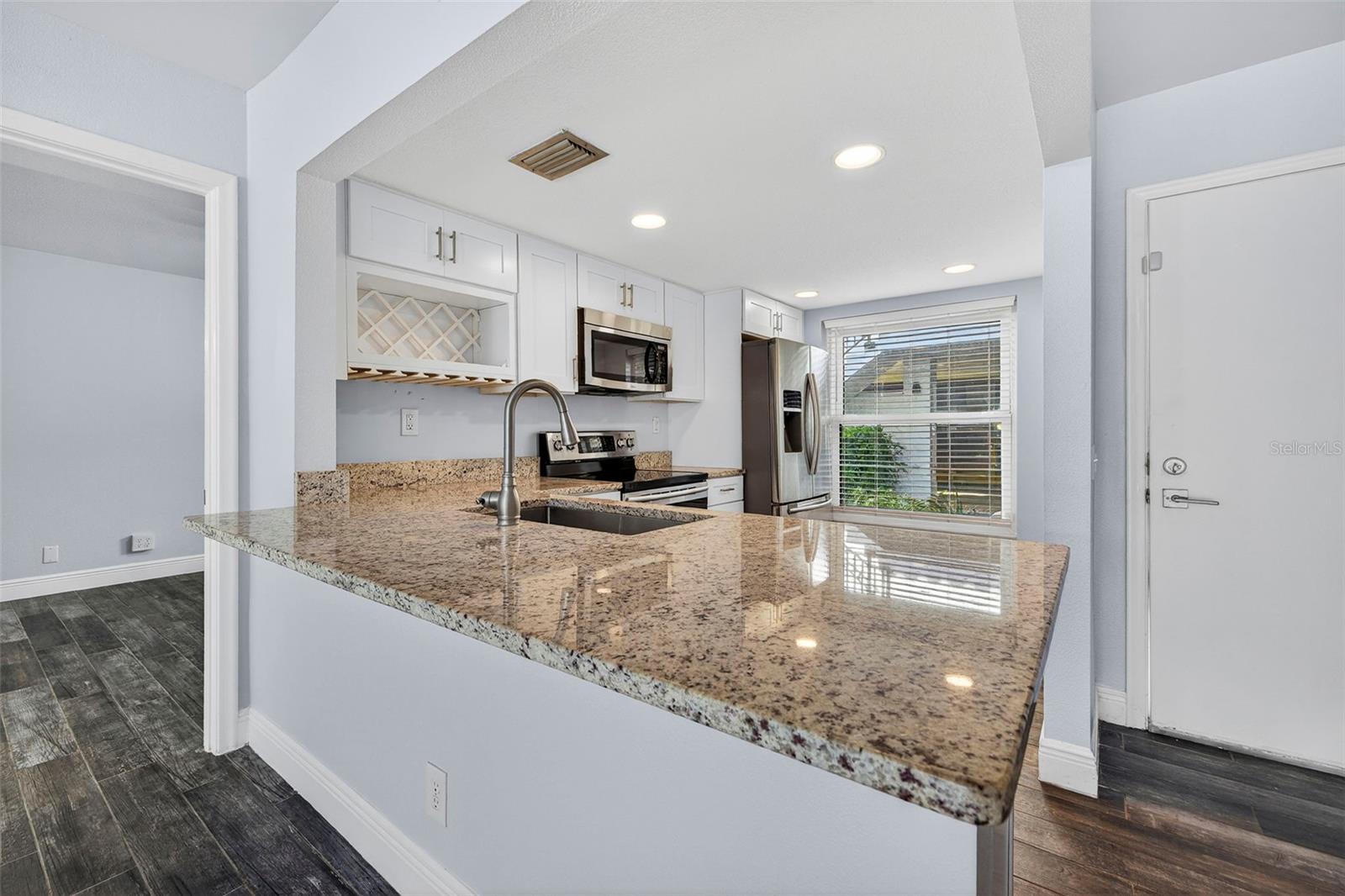 6210 Sun Unit 112, St Petersburg, FL 33715