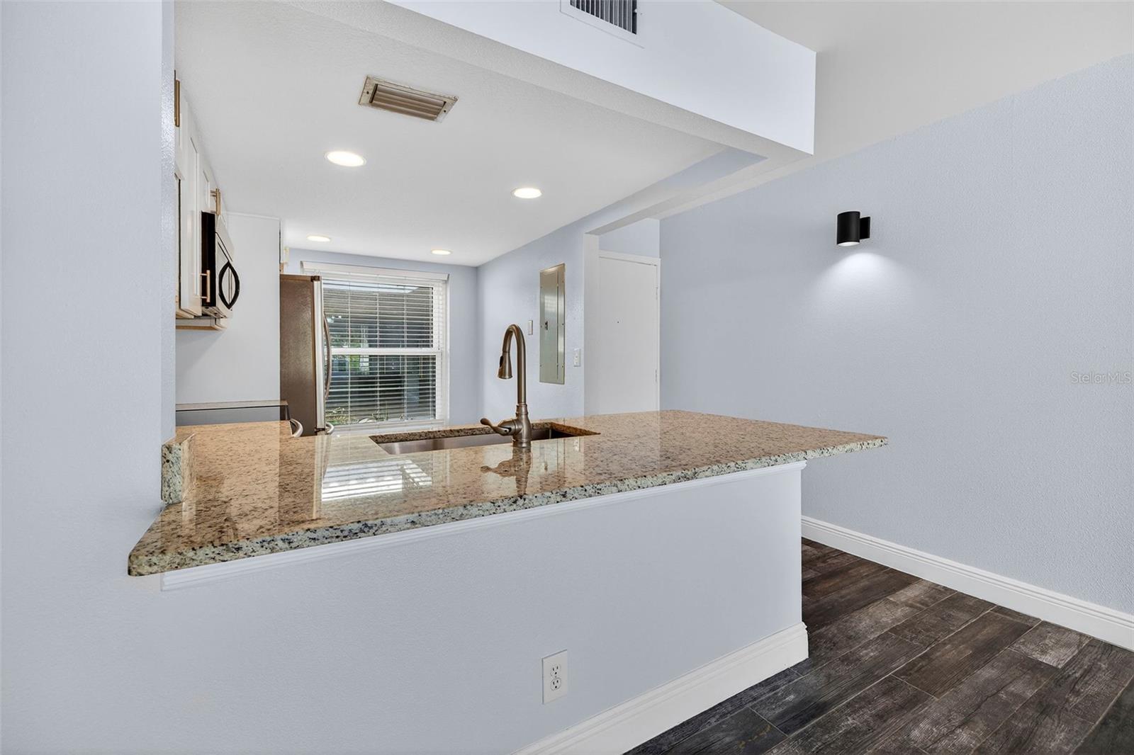 6210 Sun Unit 112, St Petersburg, FL 33715