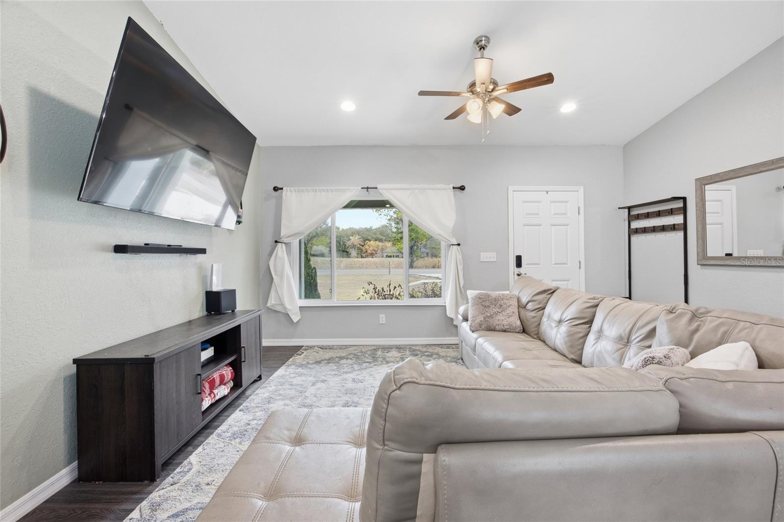 224 Fisher, Ocklawaha, FL 32179