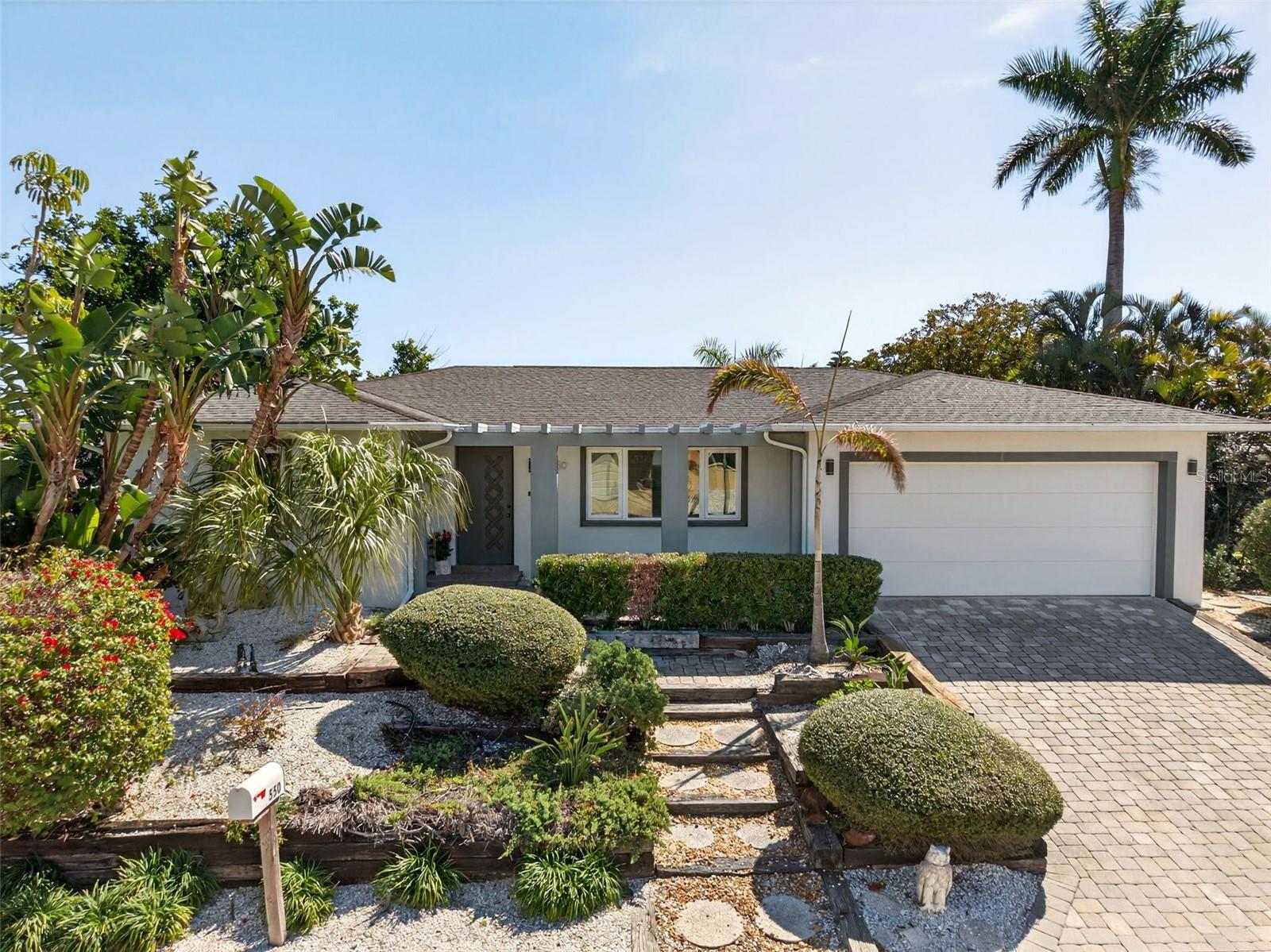 550 De Narvaez, Longboat Key, FL 34228