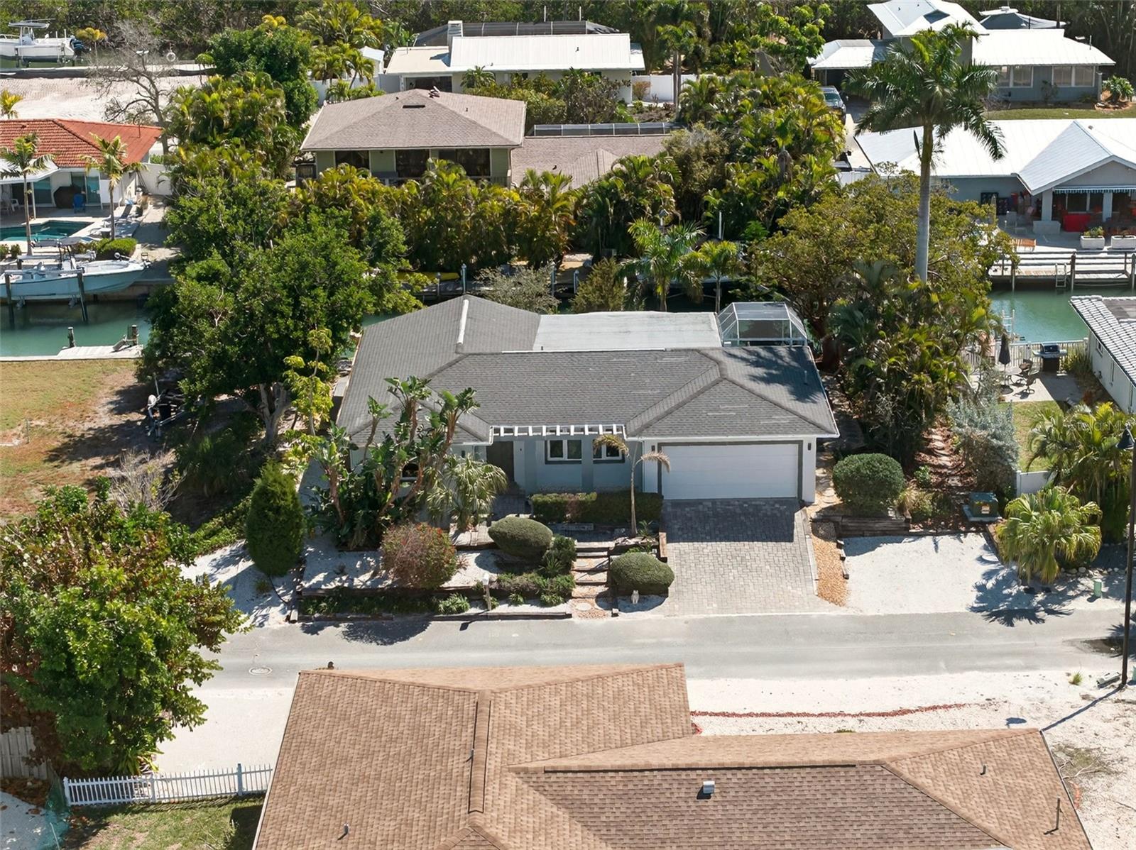 550 De Narvaez, Longboat Key, FL 34228
