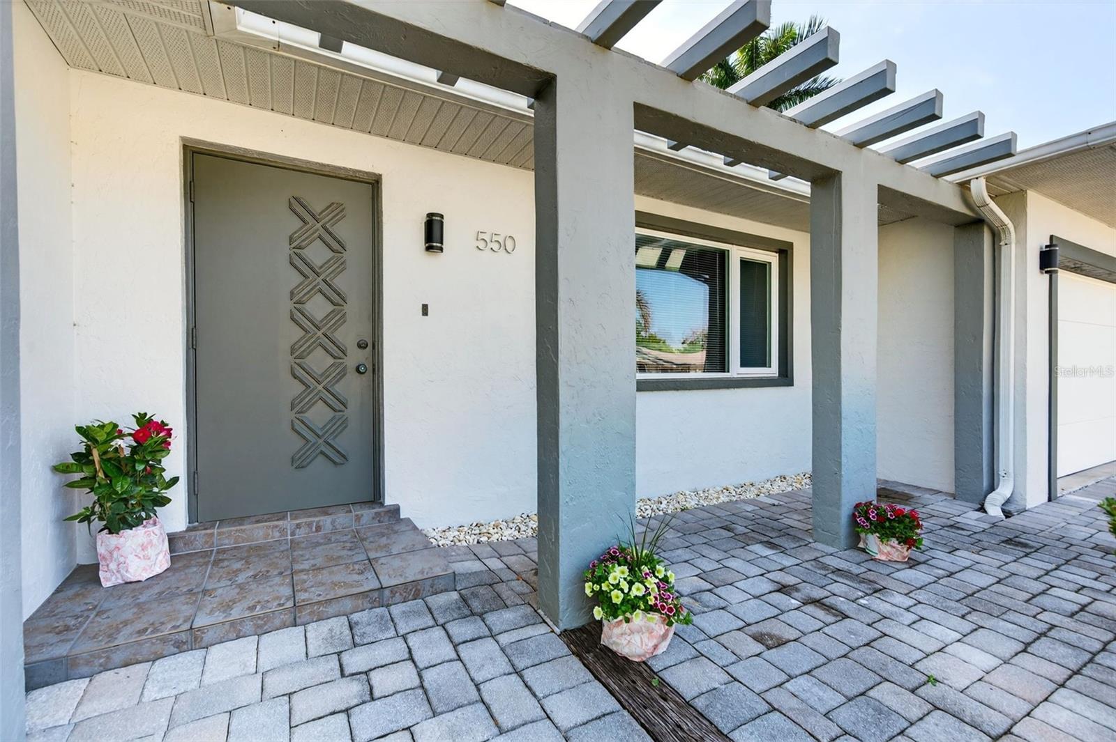 550 De Narvaez, Longboat Key, FL 34228