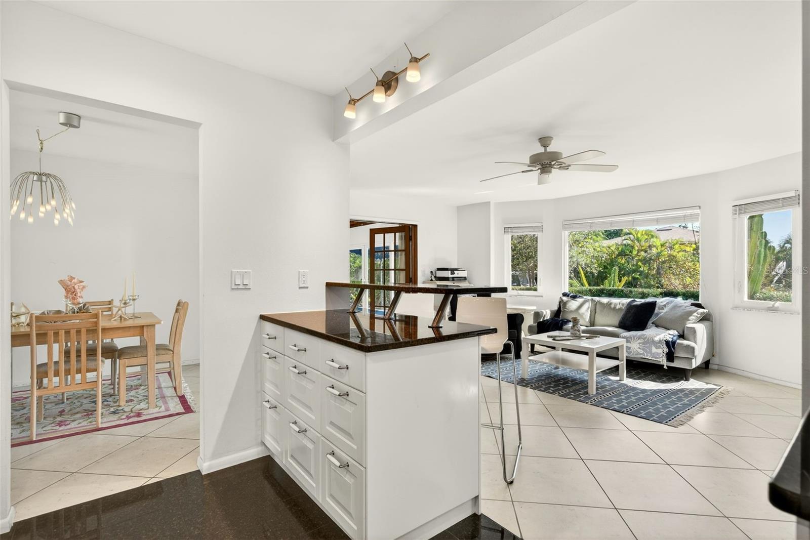 550 De Narvaez, Longboat Key, FL 34228