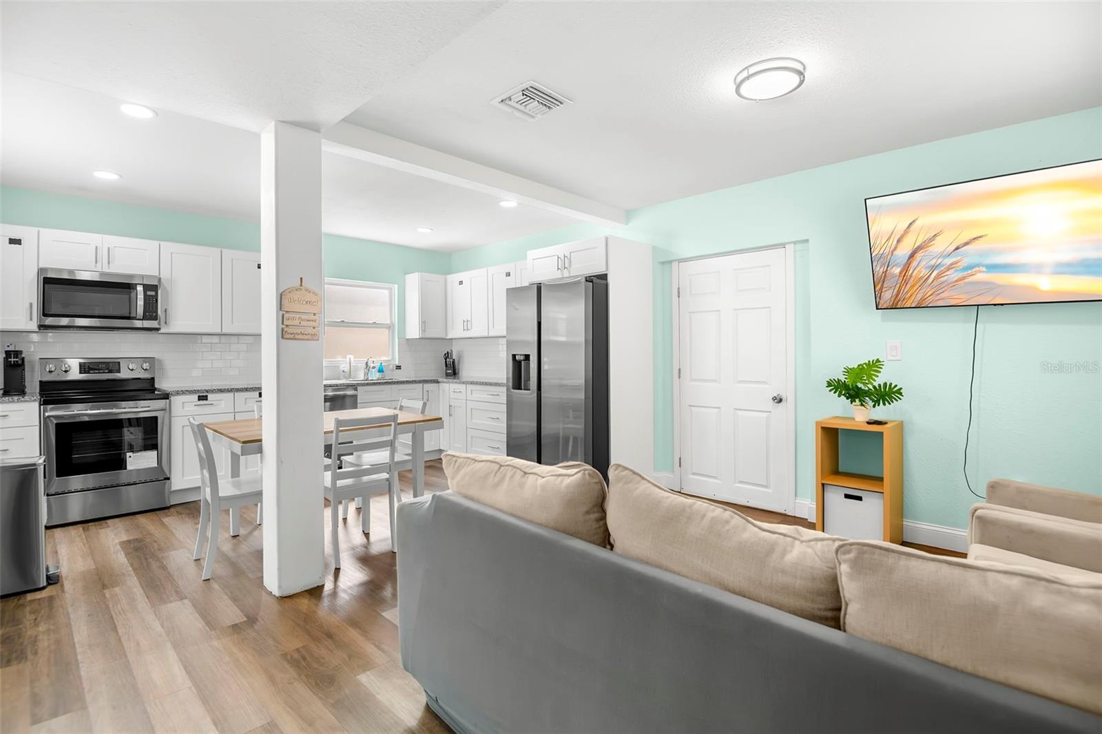 1613 Martin Luther King Jr, Clearwater, FL 33755