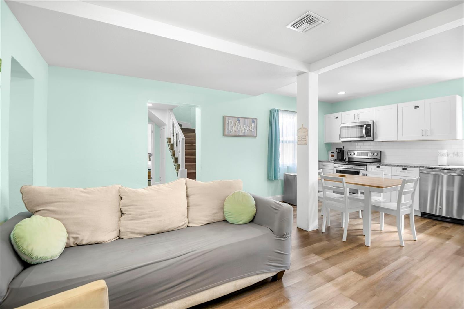 1613 Martin Luther King Jr, Clearwater, FL 33755
