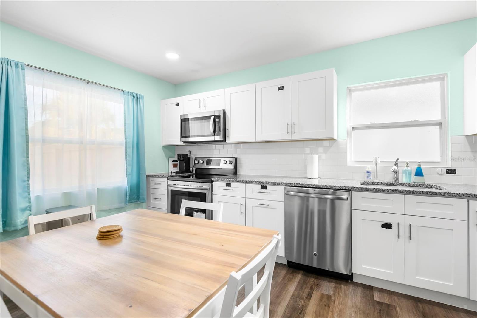 1613 Martin Luther King Jr, Clearwater, FL 33755