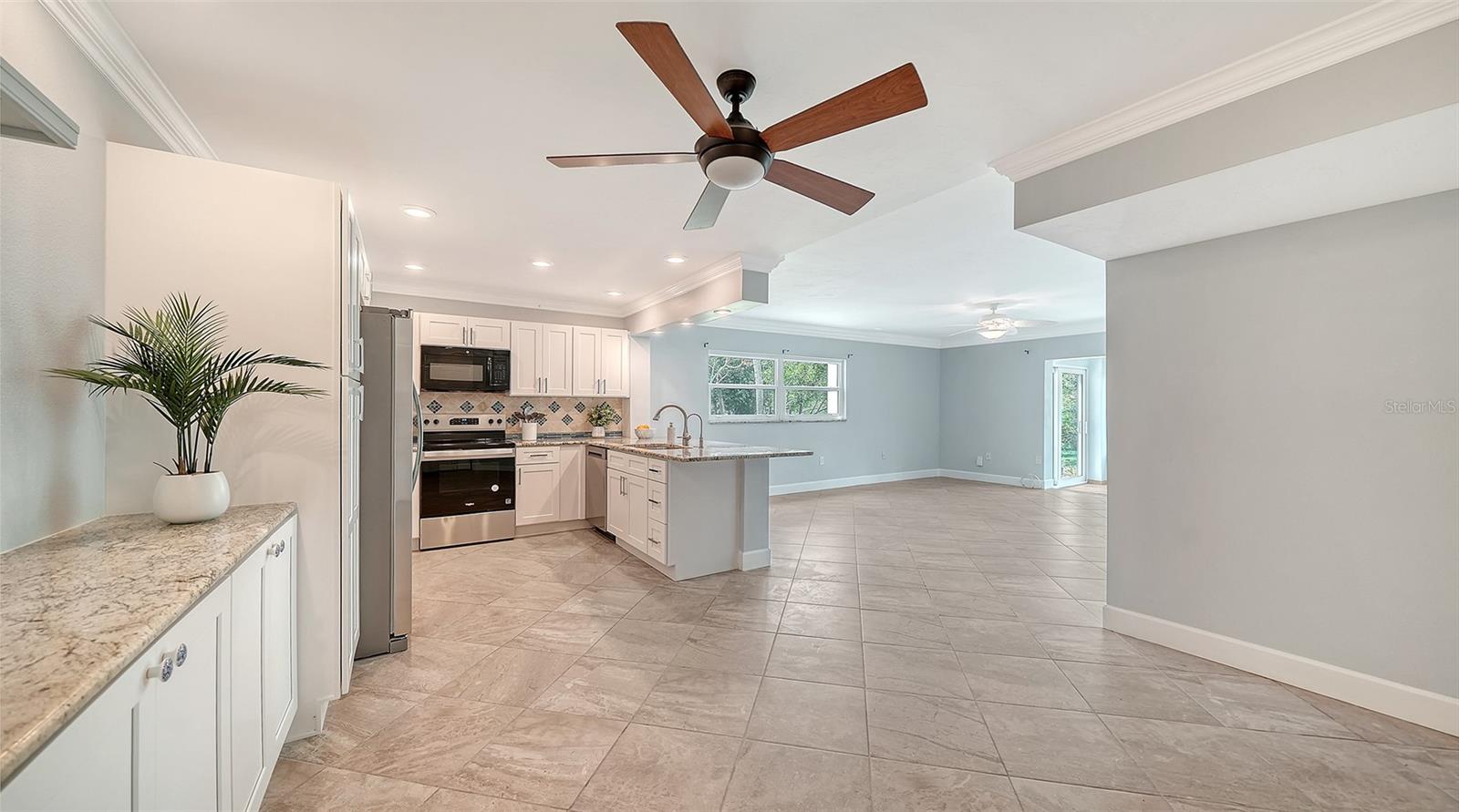 225 Hourglass Unit 106, Sarasota, FL 34242