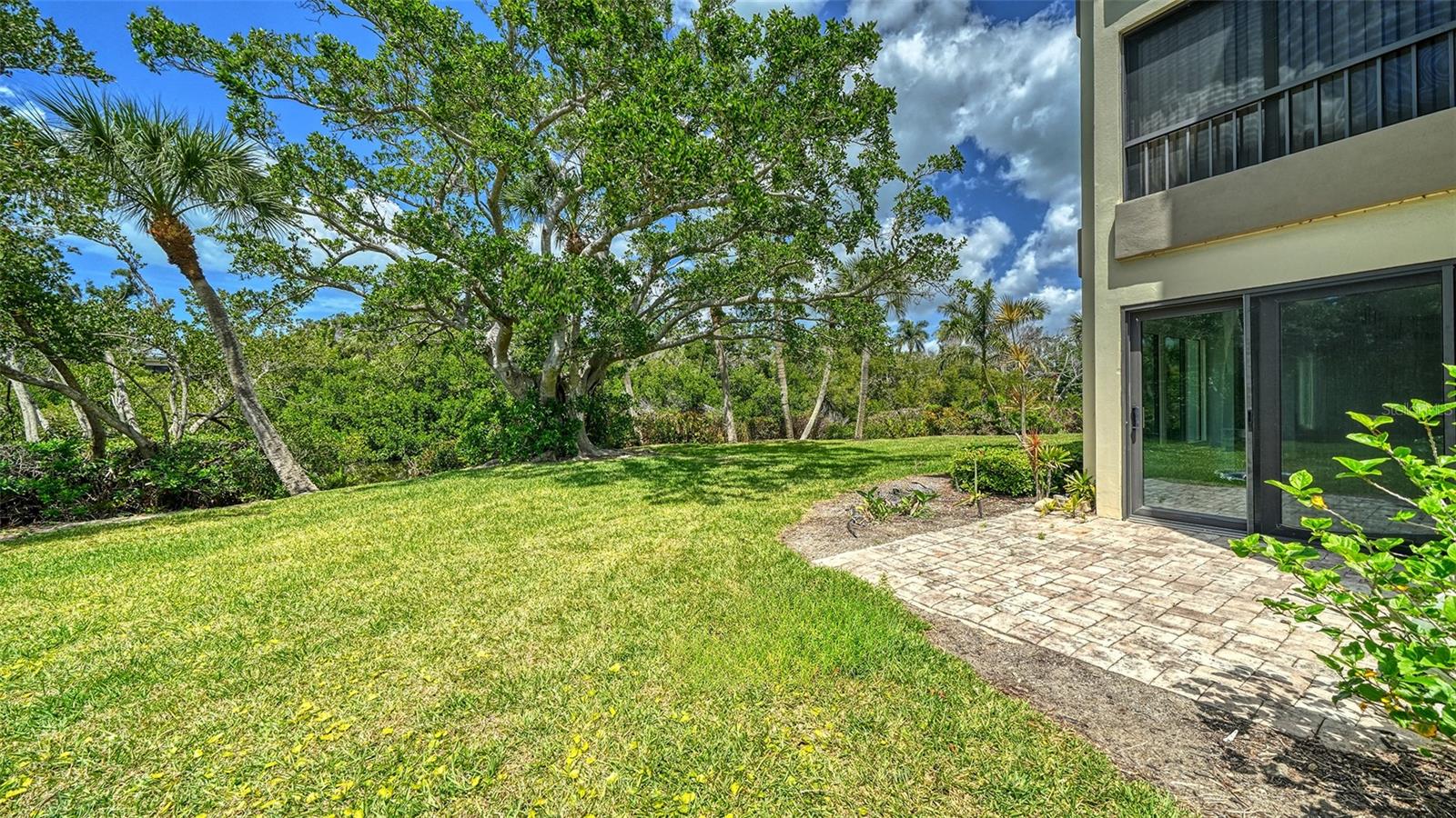 225 Hourglass Unit 106, Sarasota, FL 34242