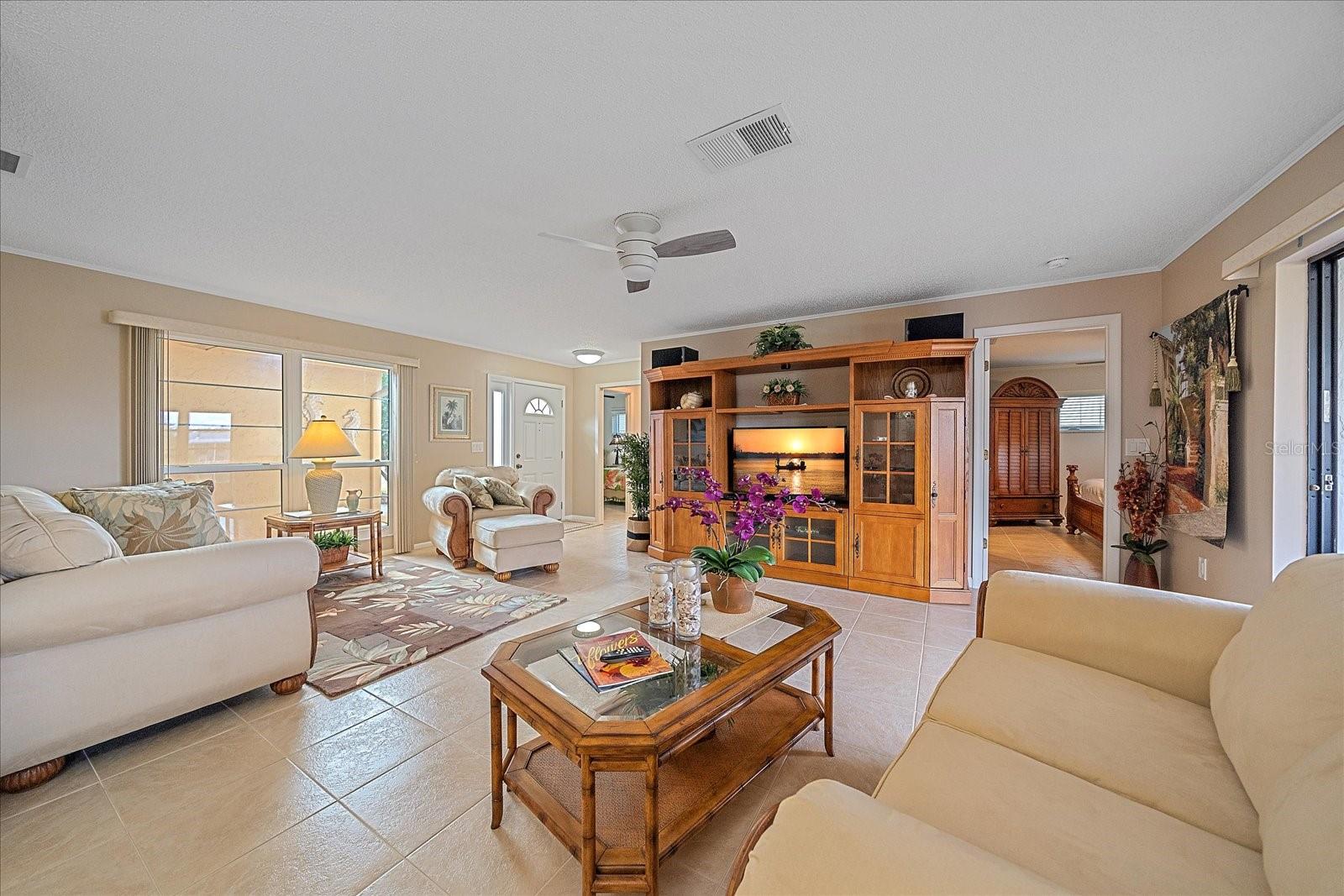 3135 Glen Elyn Unit 13, Sarasota, FL 34237