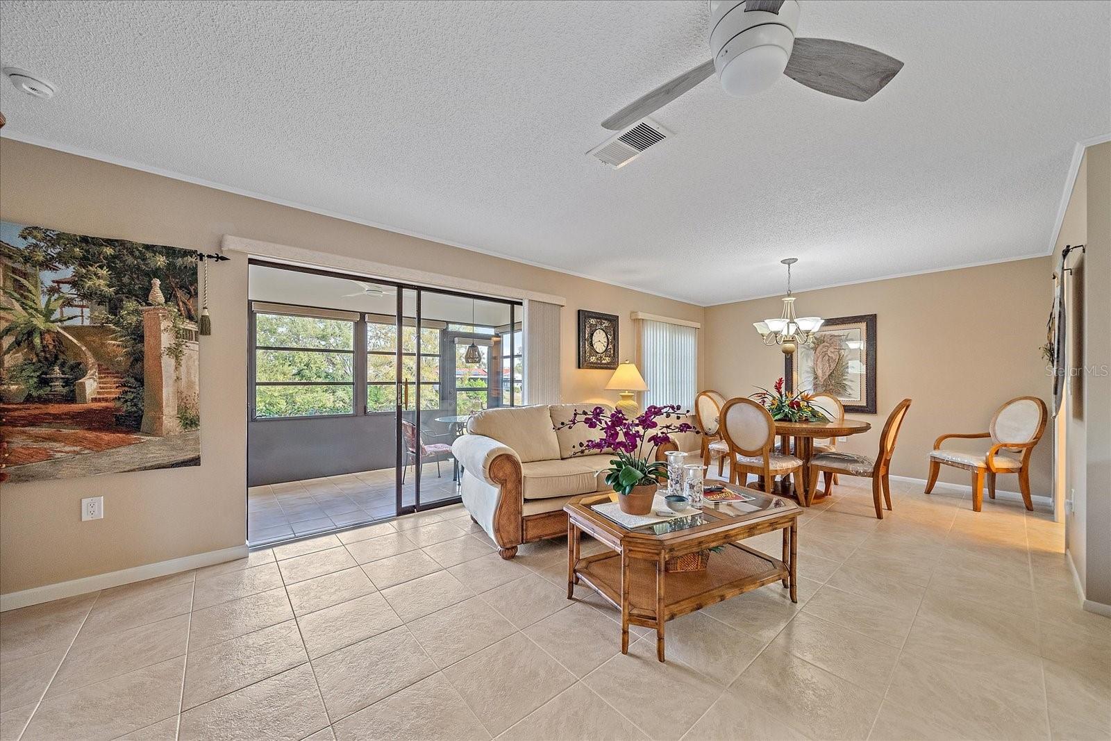 3135 Glen Elyn Unit 13, Sarasota, FL 34237