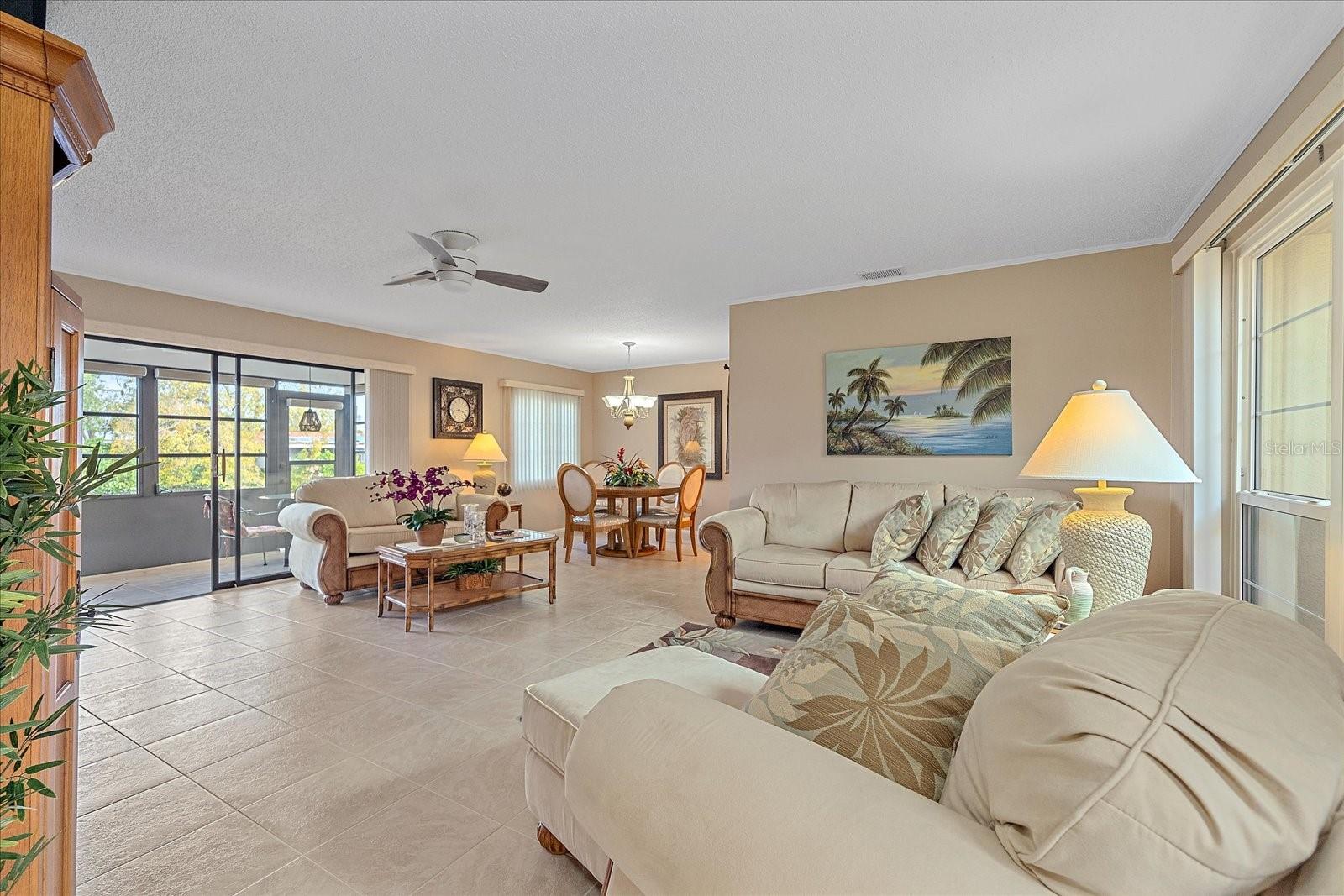 3135 Glen Elyn Unit 13, Sarasota, FL 34237