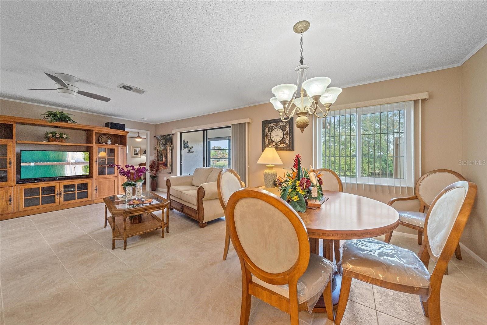 3135 Glen Elyn Unit 13, Sarasota, FL 34237