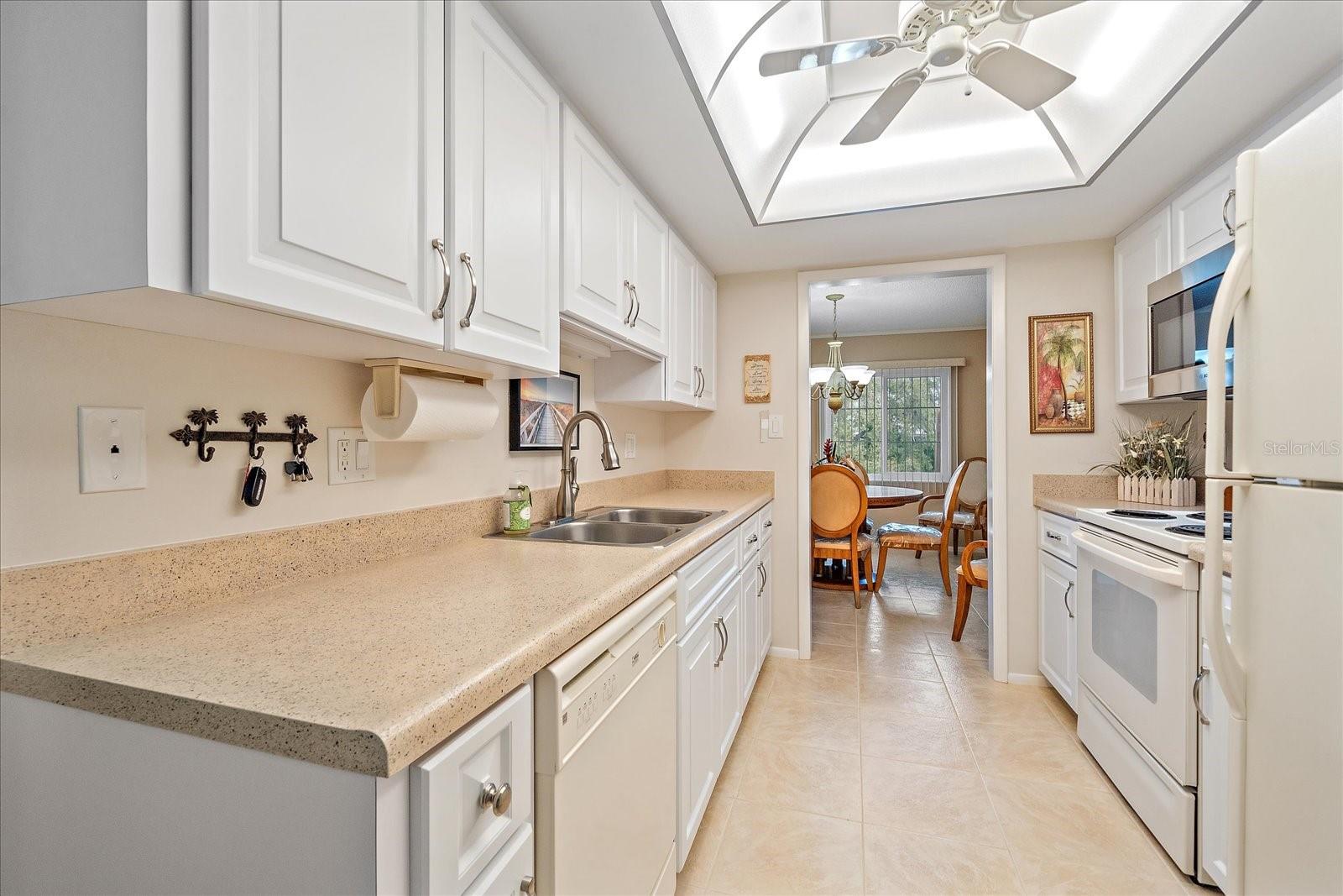 3135 Glen Elyn Unit 13, Sarasota, FL 34237
