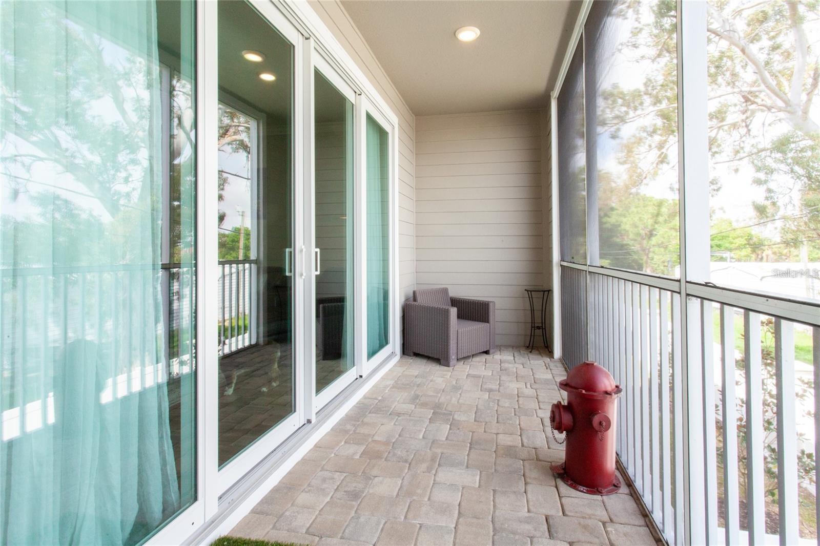 1273 Savona, St Petersburg, FL 33702