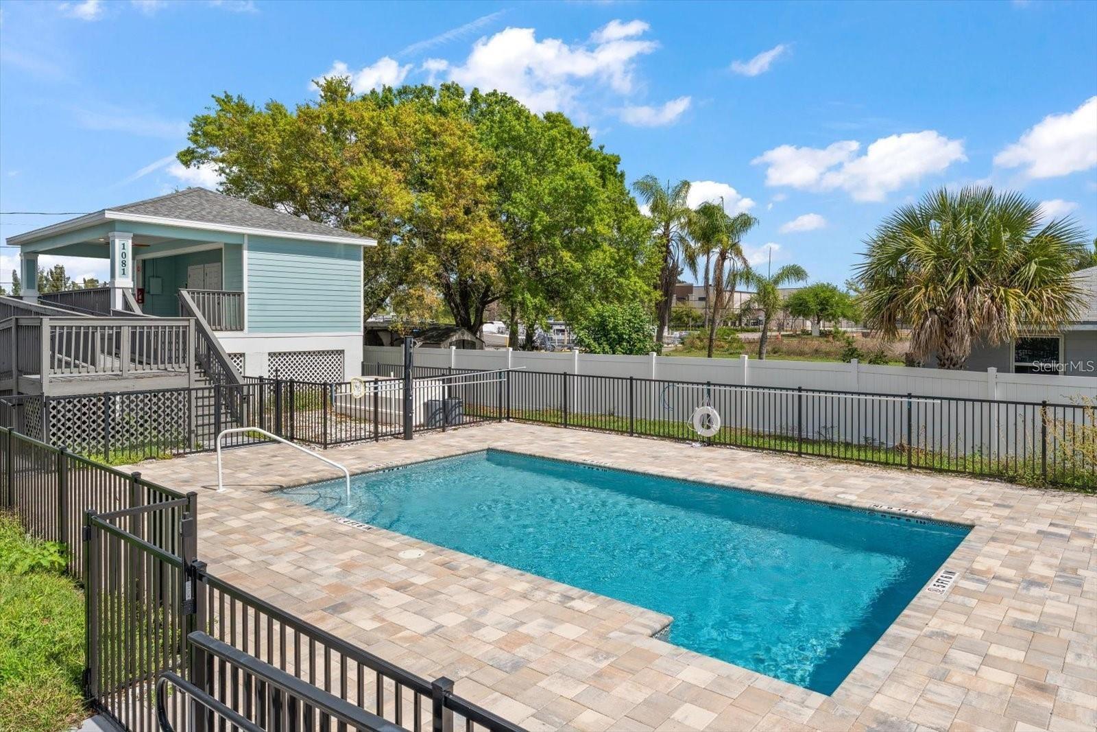 1273 Savona, St Petersburg, FL 33702