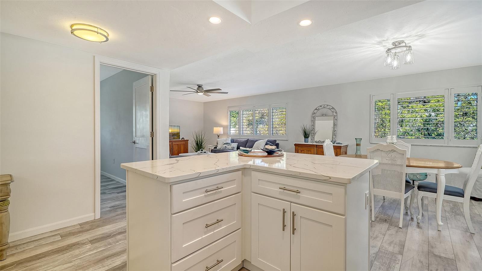 5469 Riverbluff Unit 42, Sarasota, FL 34231