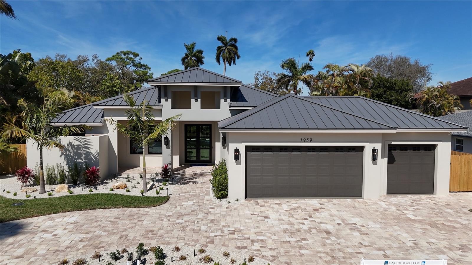 1959 Wisteria, Sarasota, FL 34239
