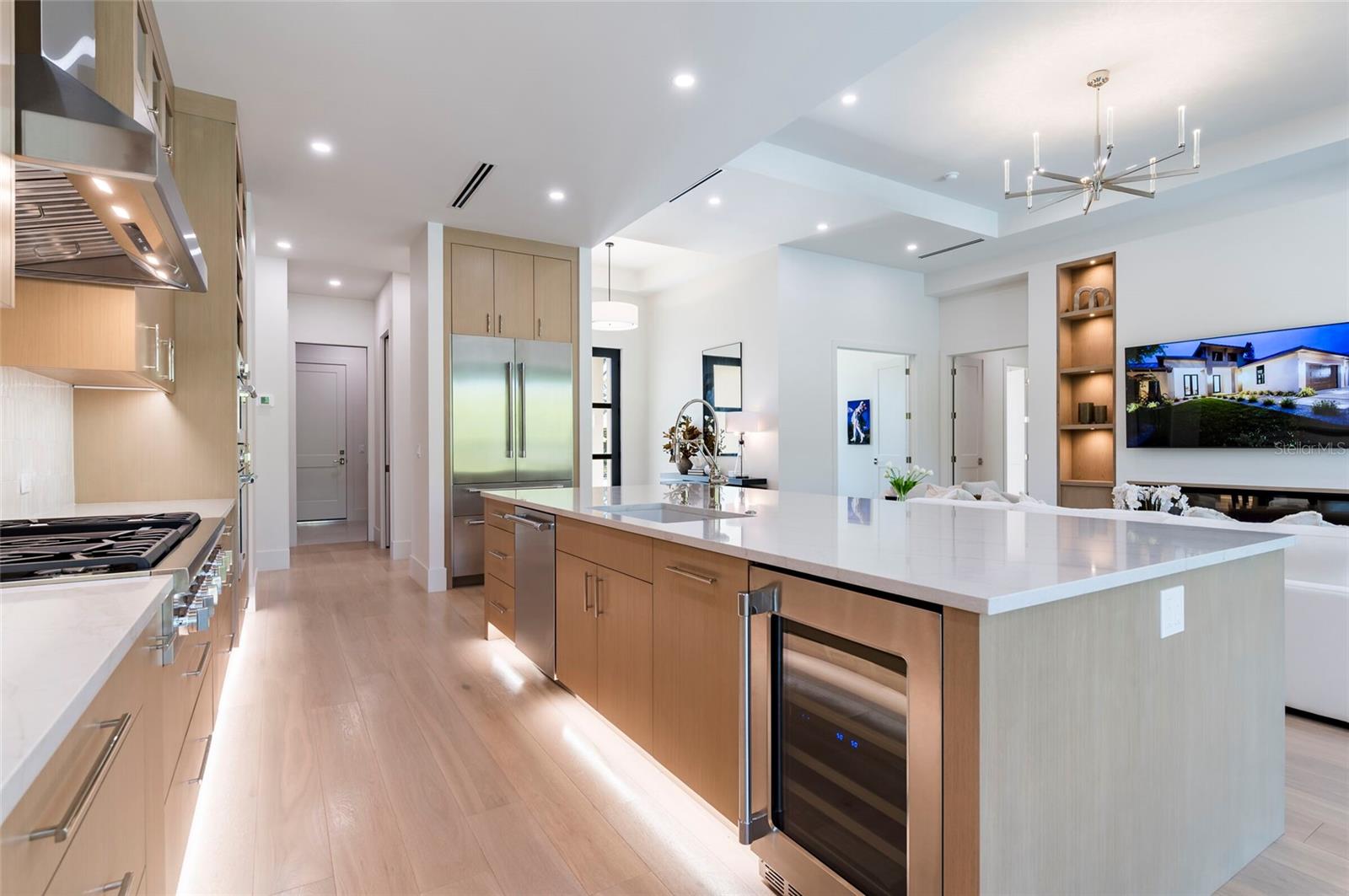 1959 Wisteria, Sarasota, FL 34239