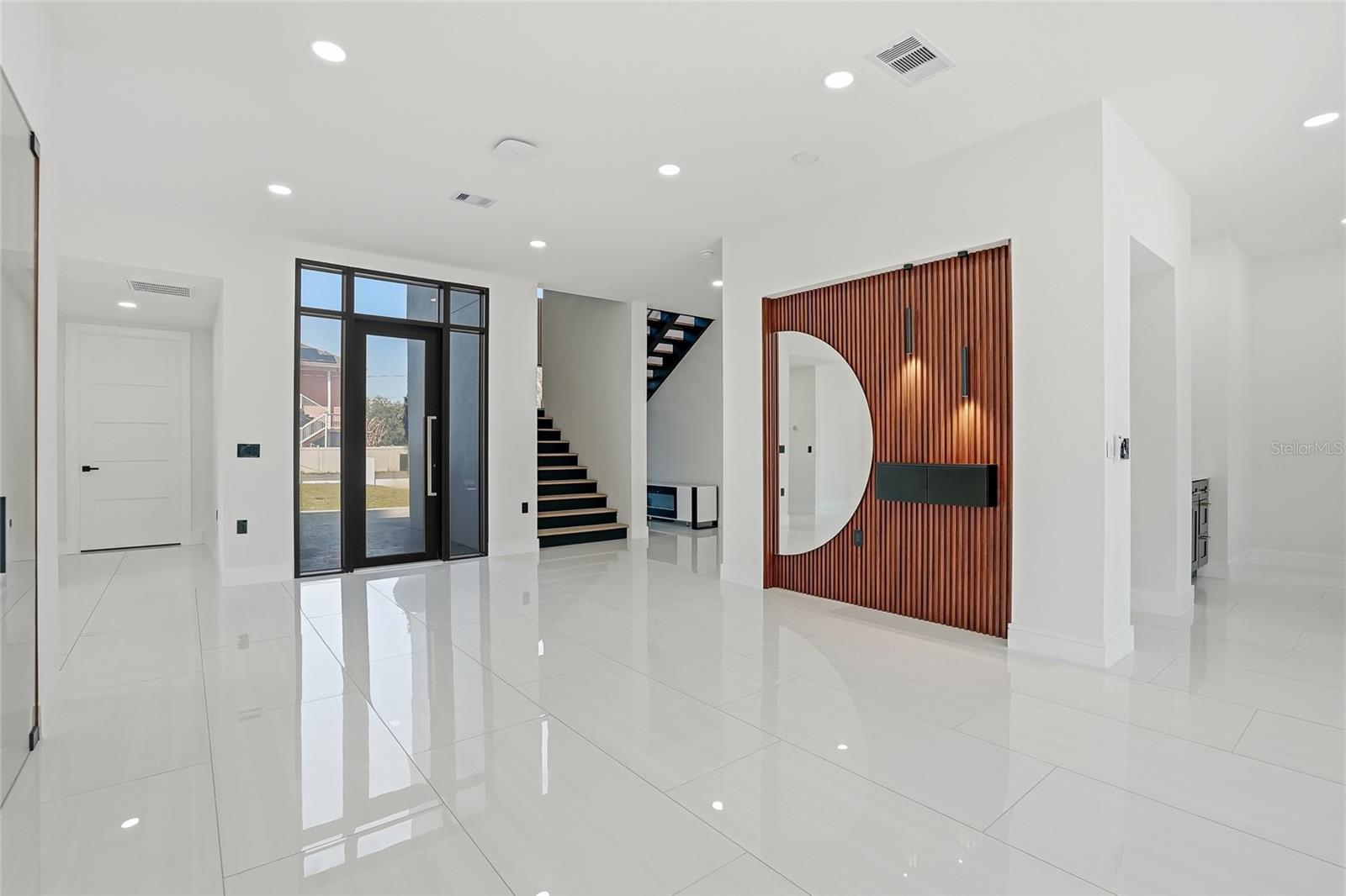 7818 Hubert, Tampa, FL 33614