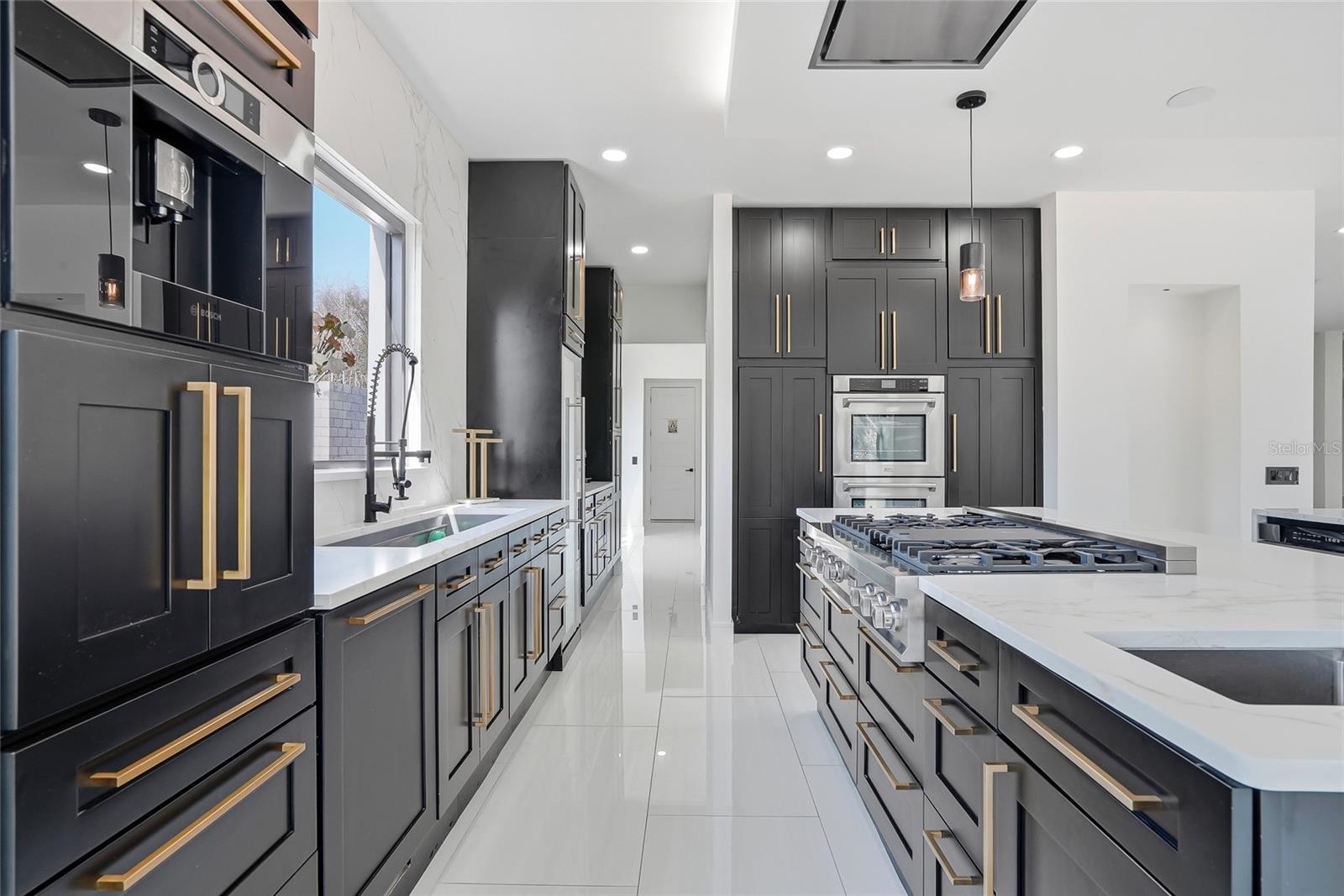 7818 Hubert, Tampa, FL 33614