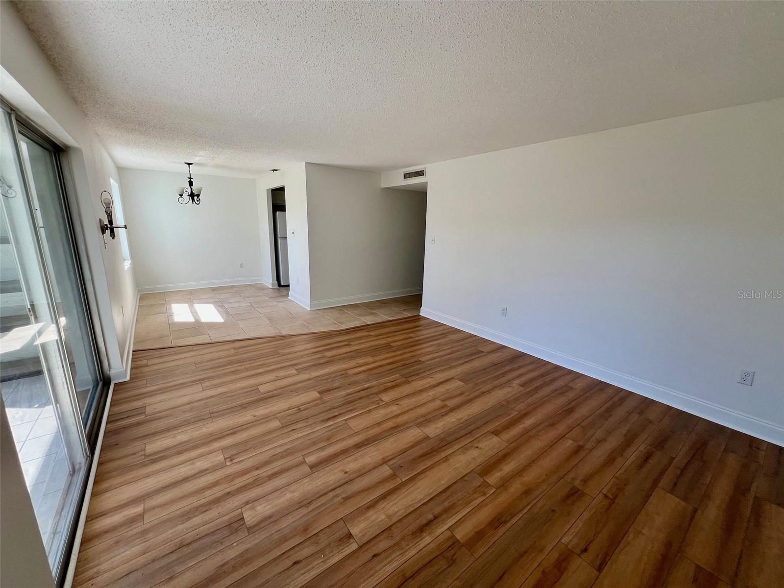 387 Mcmullen Booth Unit 13, Clearwater, FL 33759