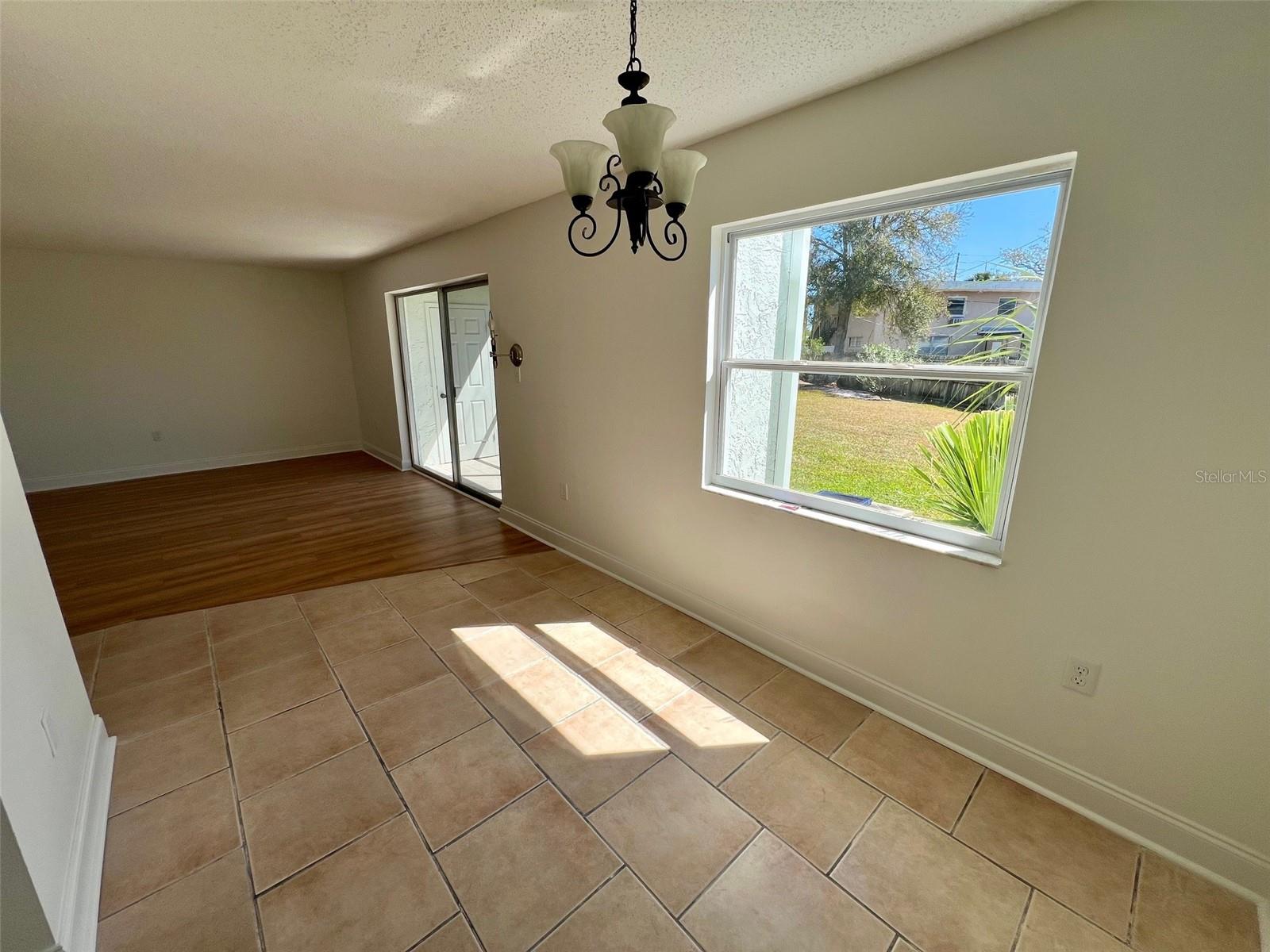 387 Mcmullen Booth Unit 13, Clearwater, FL 33759