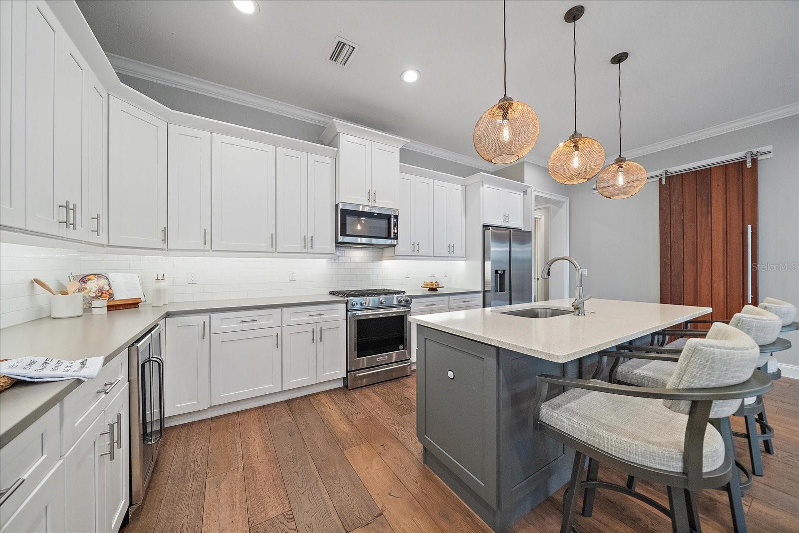 2207 Wisteria, Sarasota, FL 34239