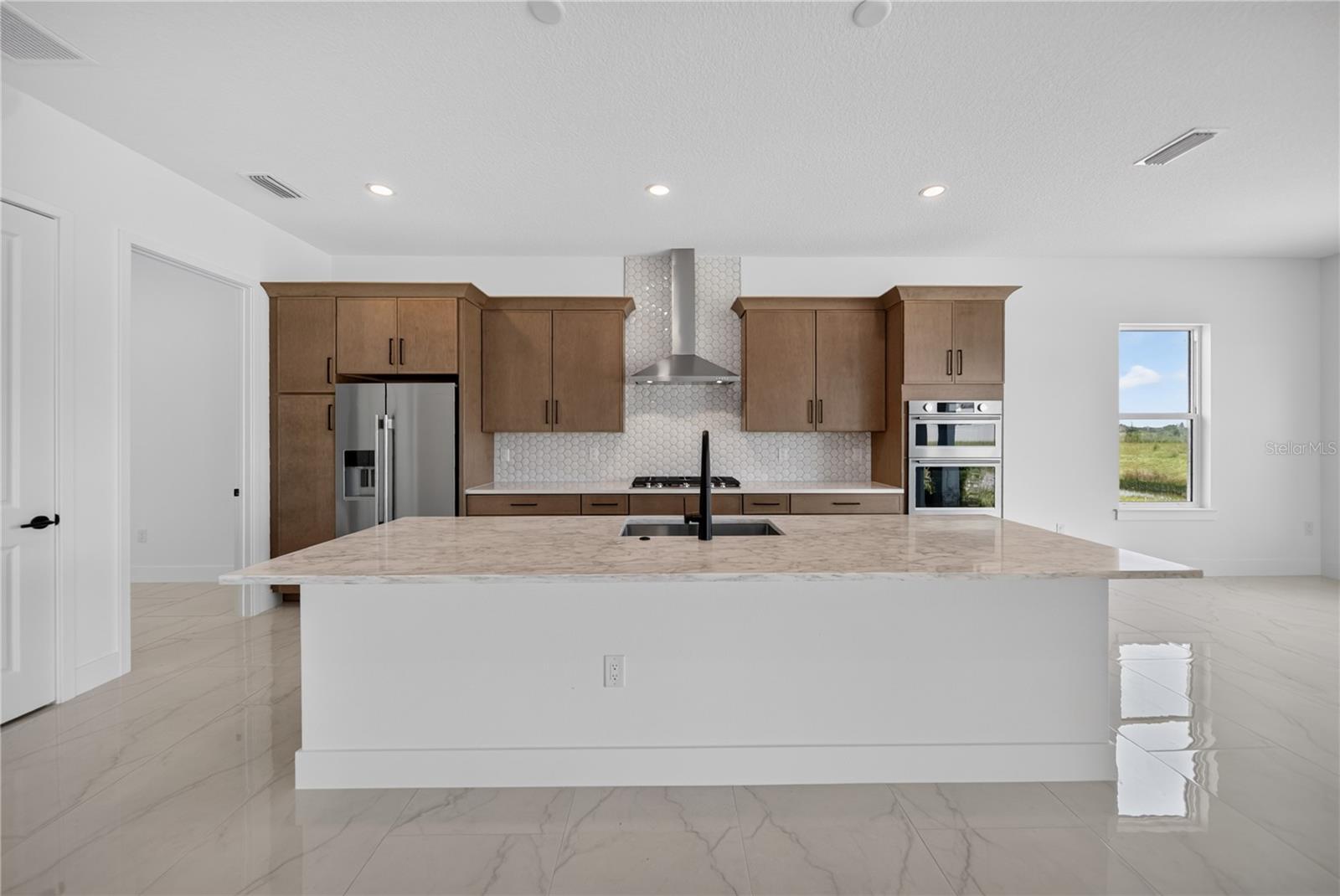 659 Maldives, Sarasota, FL 34234