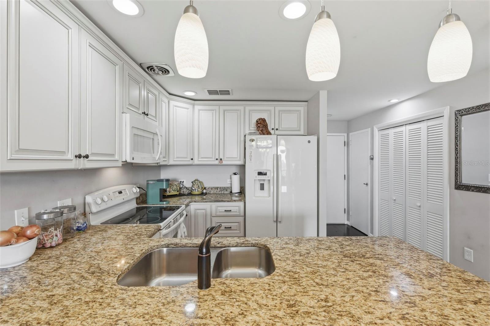 1 Beach Unit 1109, St Petersburg, FL 33701