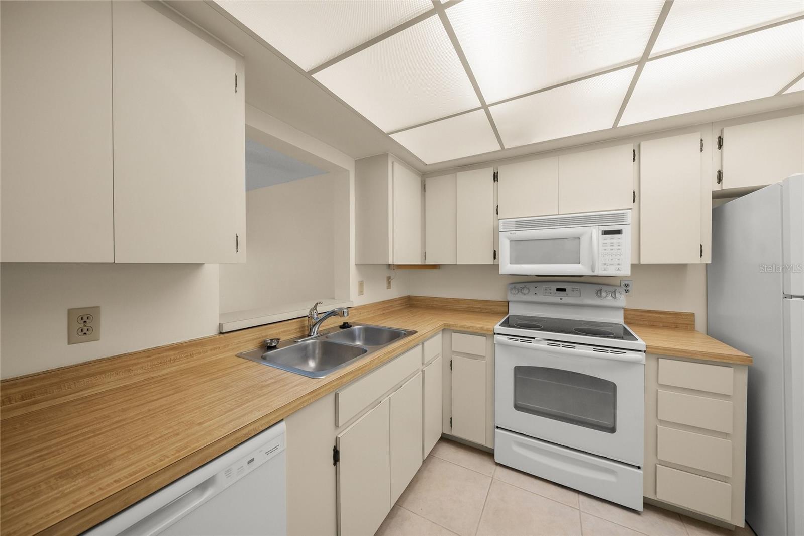 7860 Palm Aire Unit 105, Sarasota, FL 34243