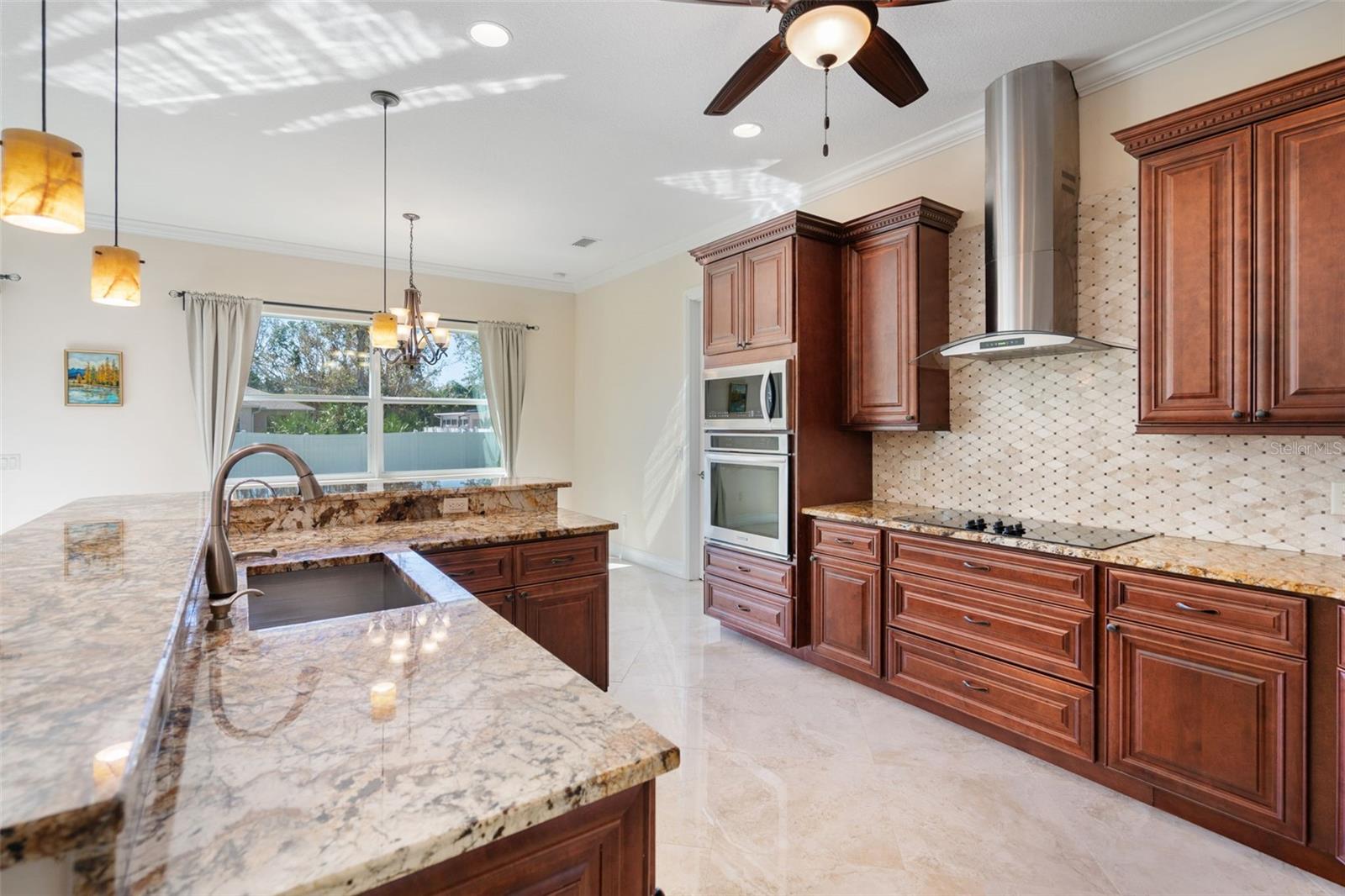 1900 Colleen, Sarasota, FL 34231