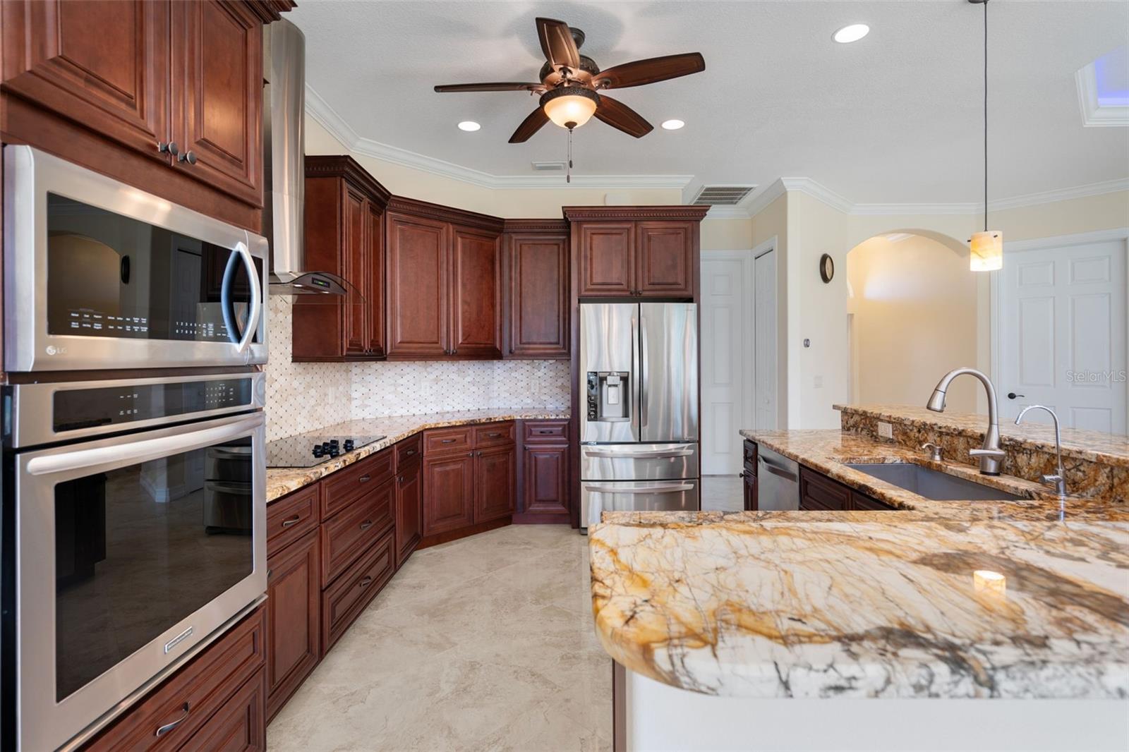 1900 Colleen, Sarasota, FL 34231