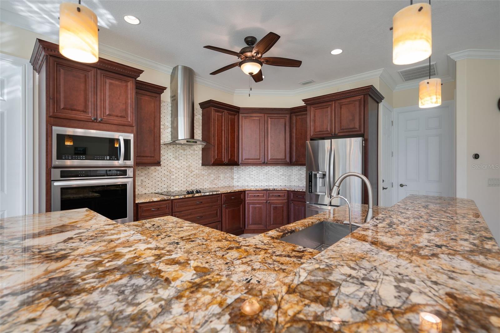 1900 Colleen, Sarasota, FL 34231