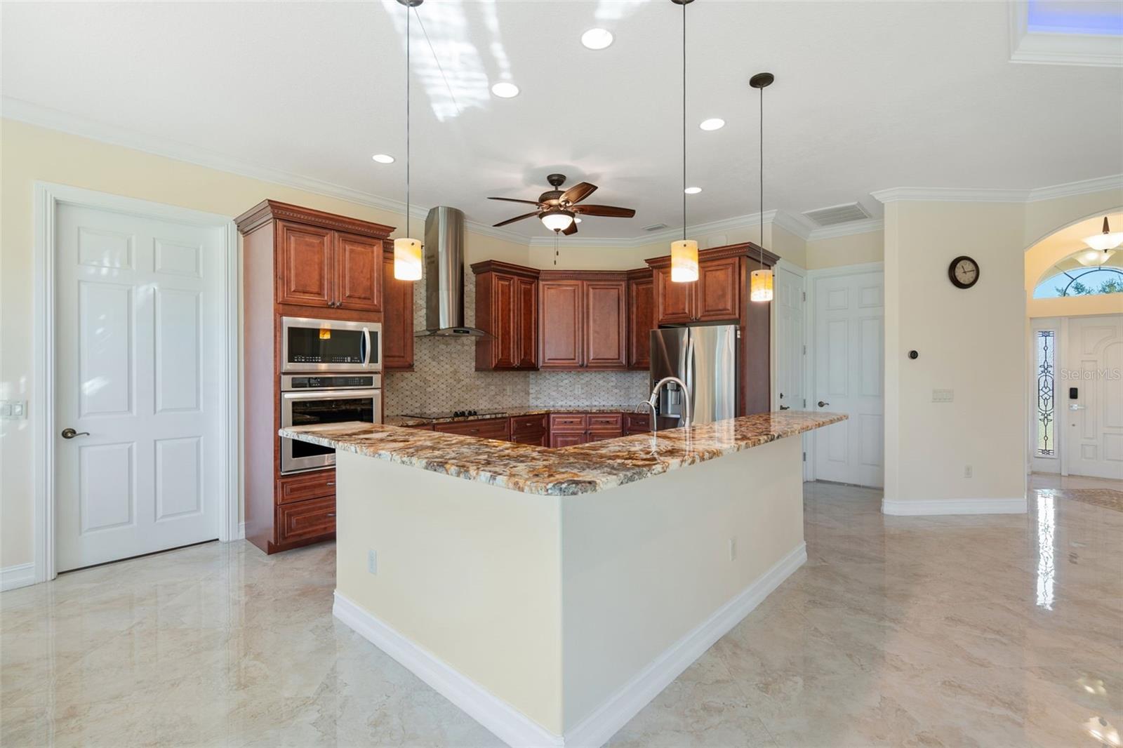 1900 Colleen, Sarasota, FL 34231