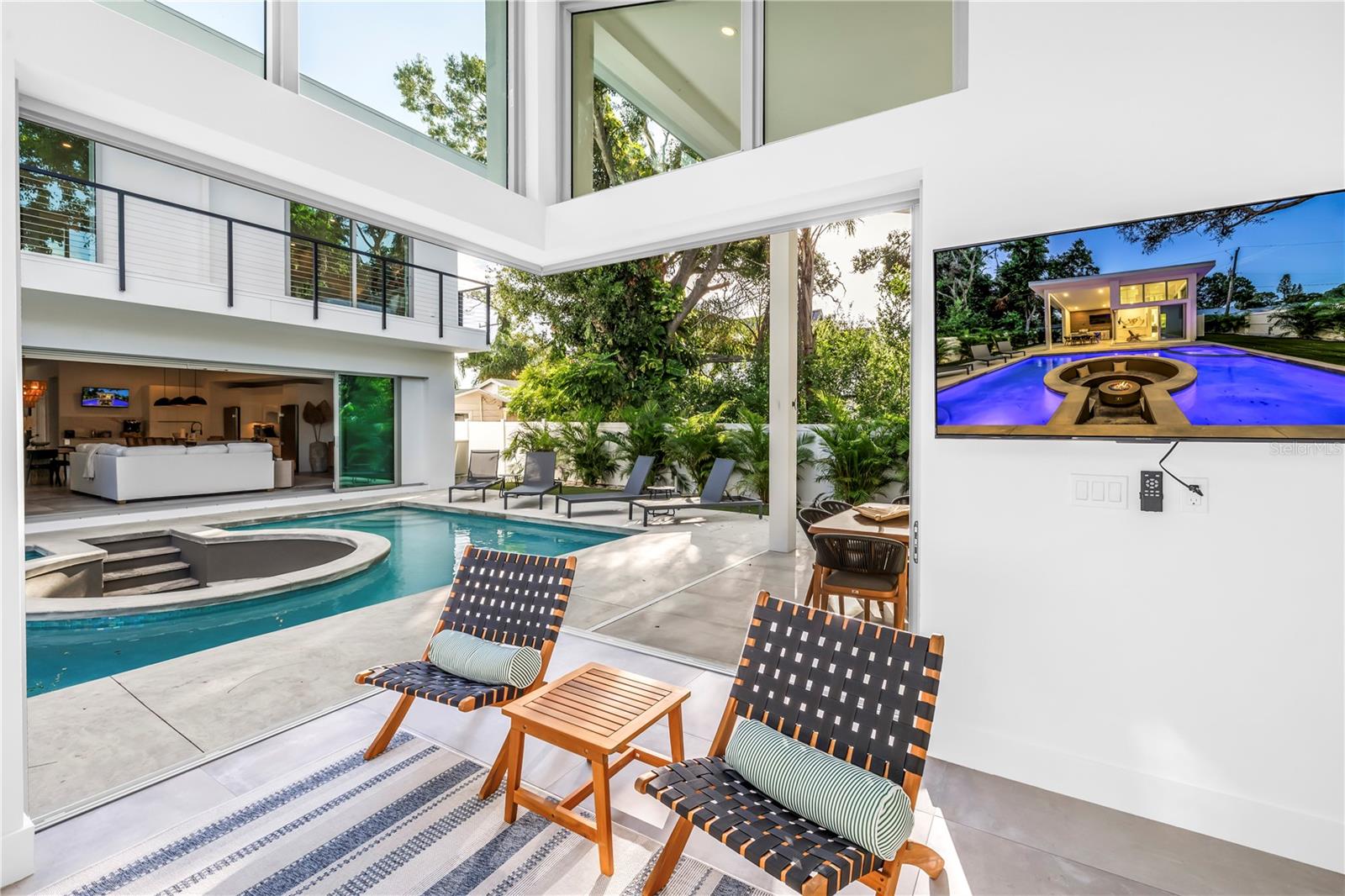 2564 Arlington, Sarasota, FL 34239