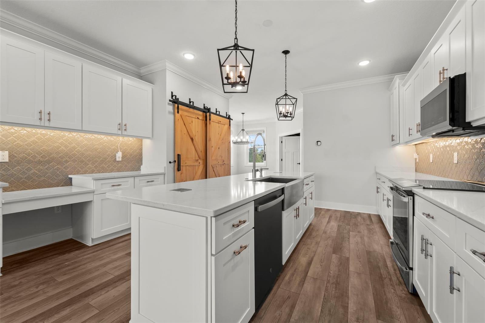 1299 Savona, St Petersburg, FL 33702