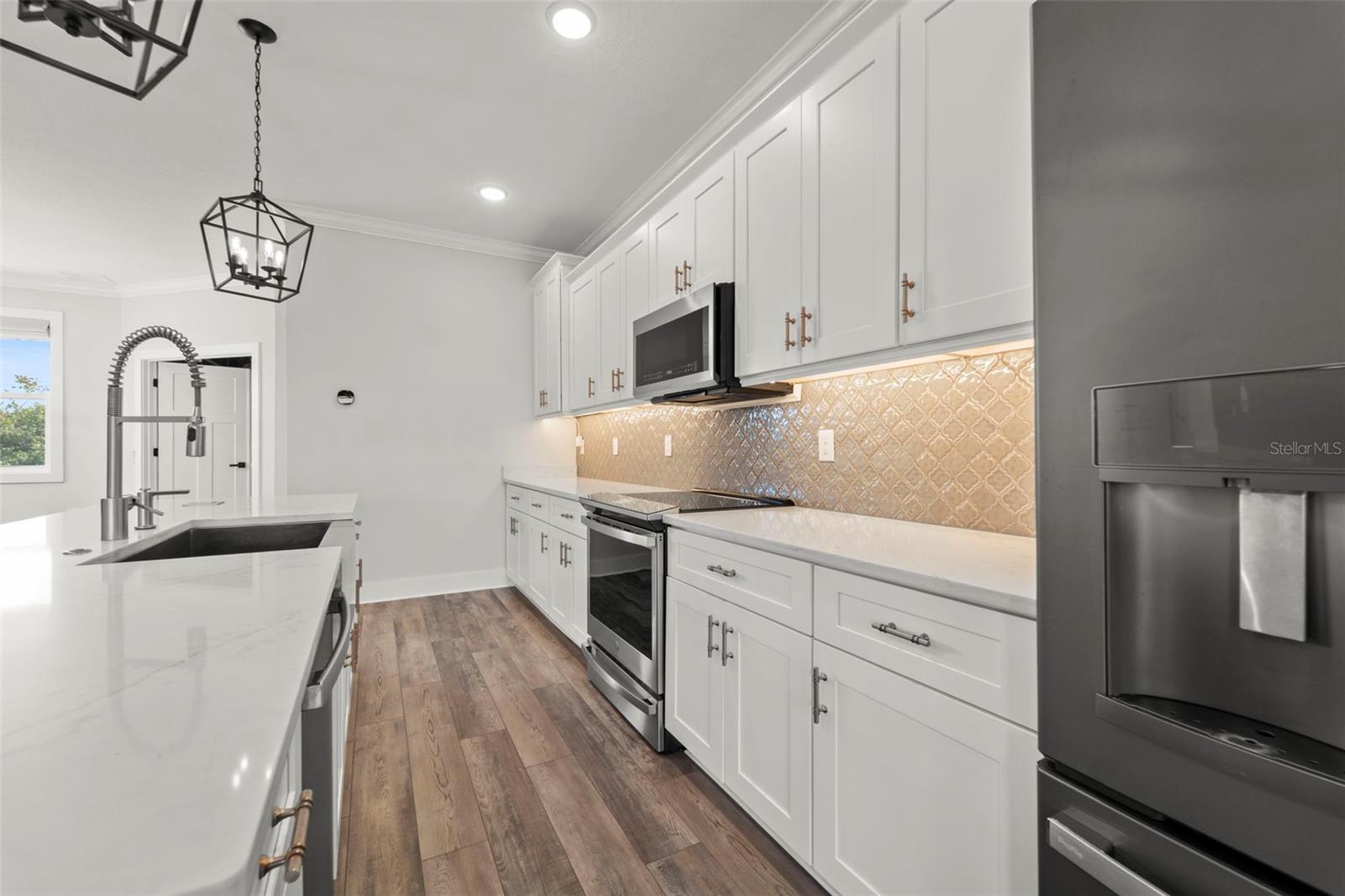 1299 Savona, St Petersburg, FL 33702