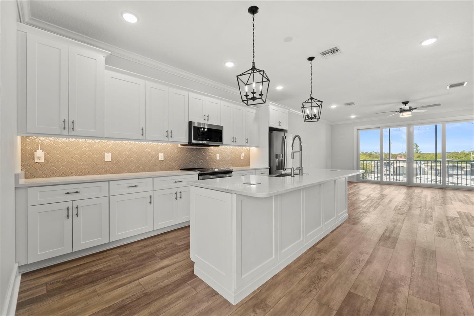 1299 Savona, St Petersburg, FL 33702