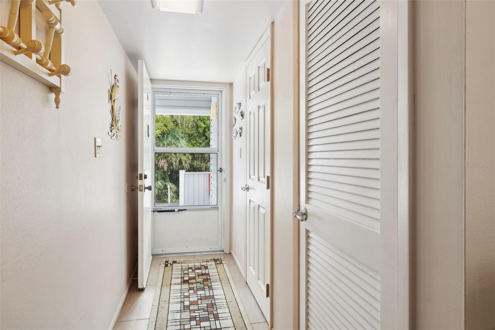 210 River Bend Unit B, Welaka, FL 32193