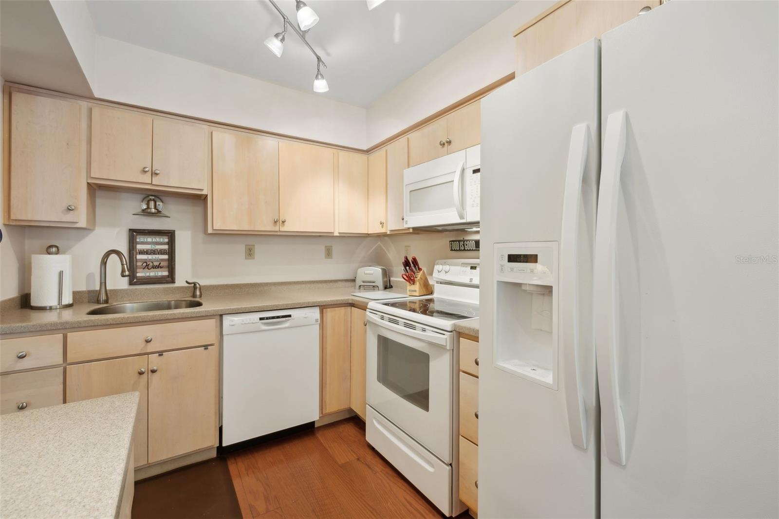 210 River Bend Unit B, Welaka, FL 32193