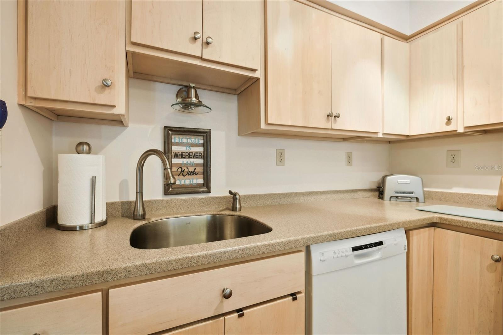 210 River Bend Unit B, Welaka, FL 32193