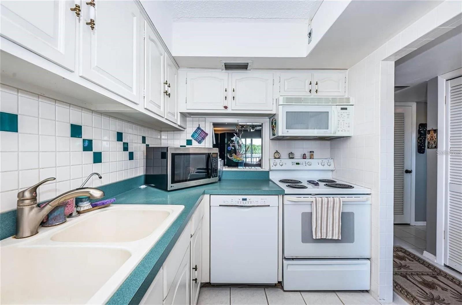 1 Boca Ciega Point Unit 314, St Petersburg, FL 33708